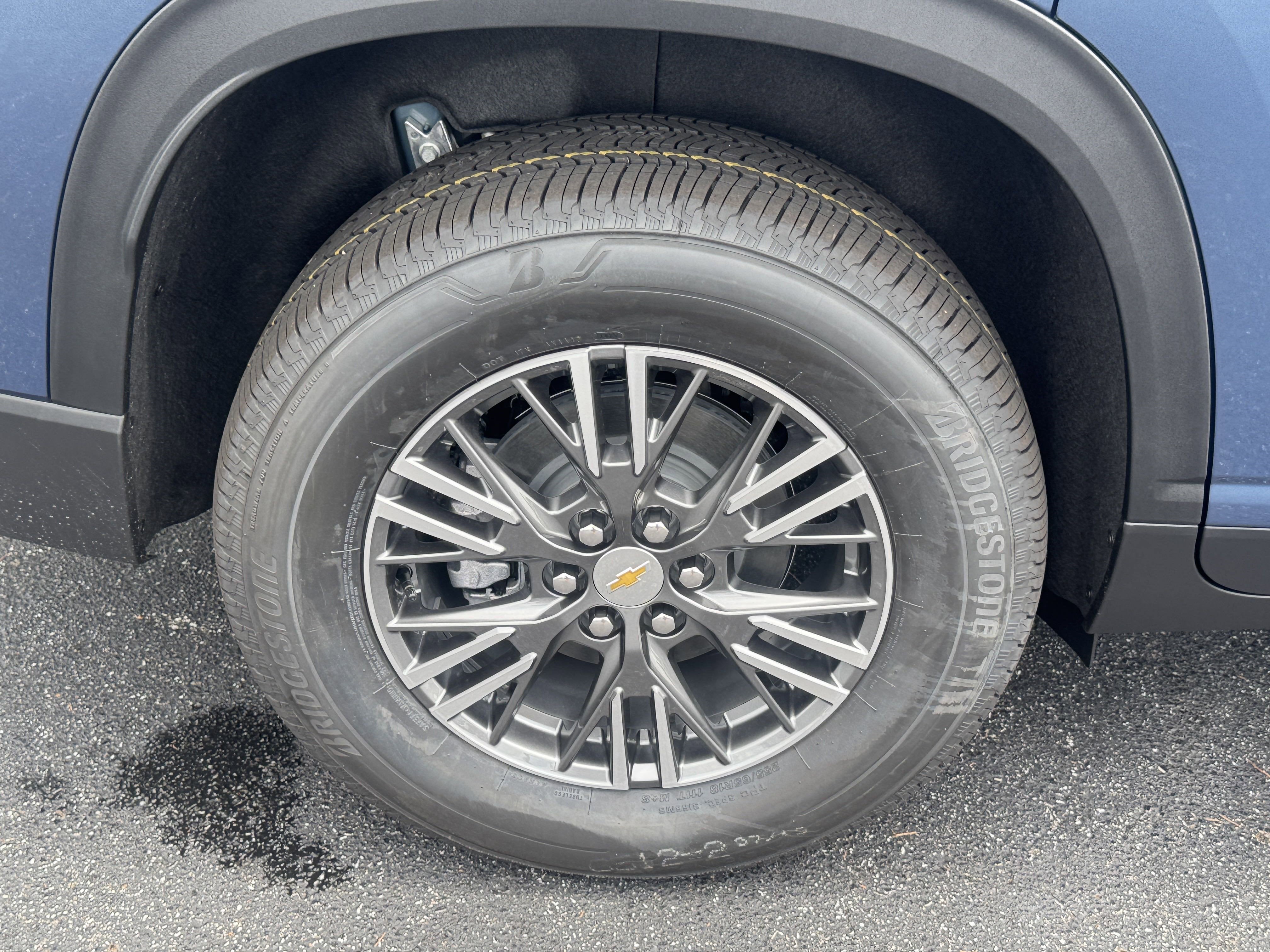 2026 Chevrolet Traverse FWD LT