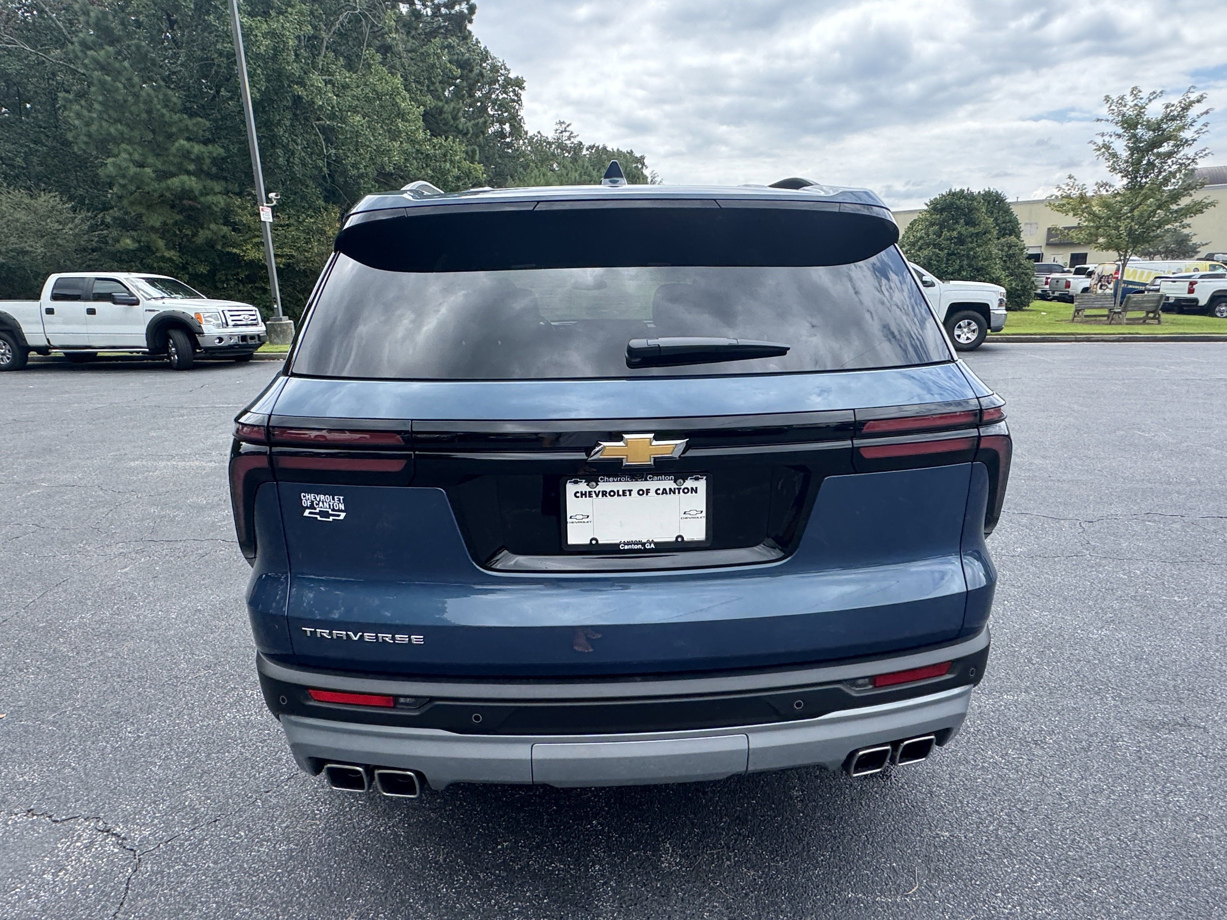 2026 Chevrolet Traverse FWD LT
