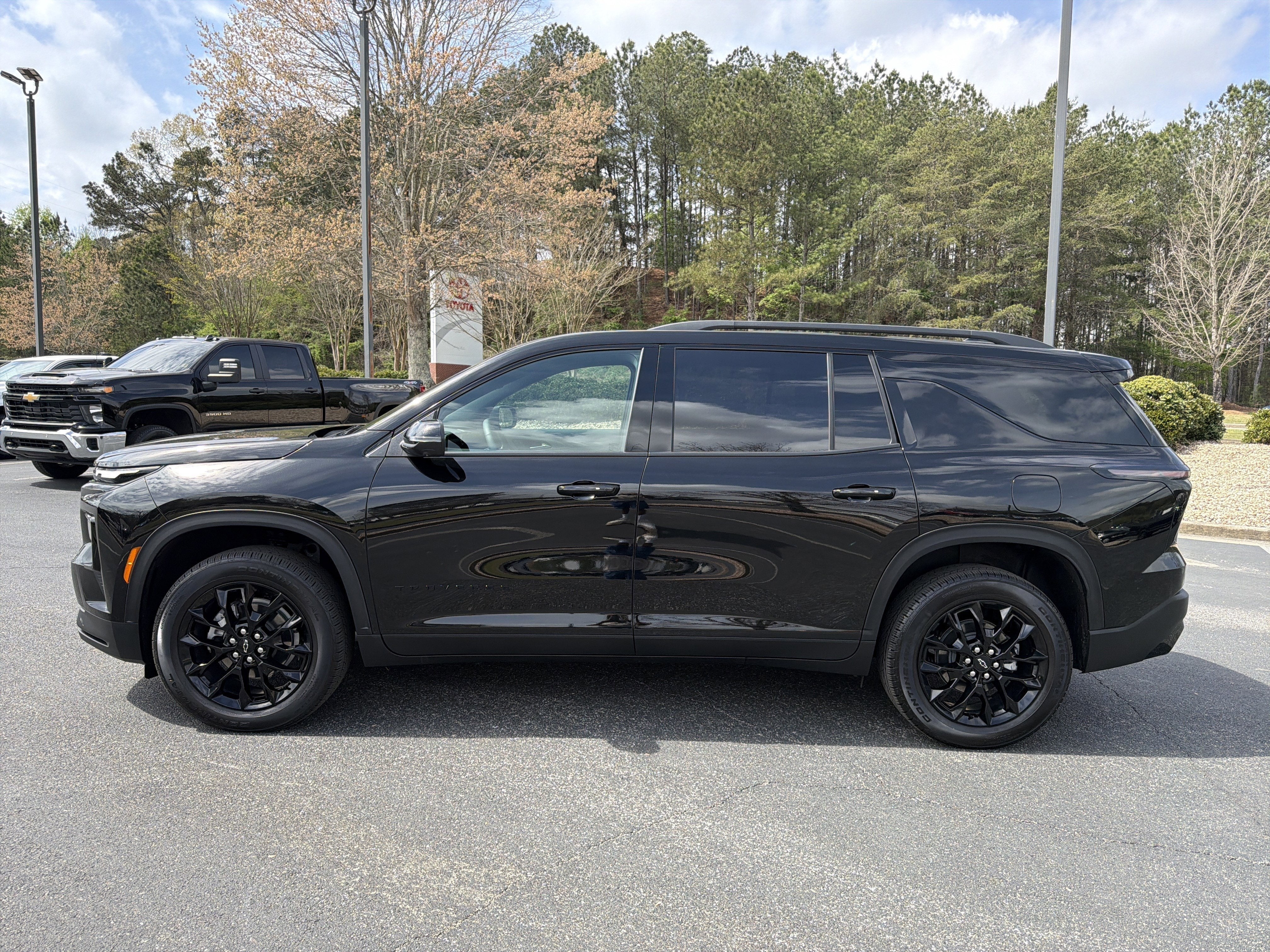 2026 Chevrolet Traverse FWD LT
