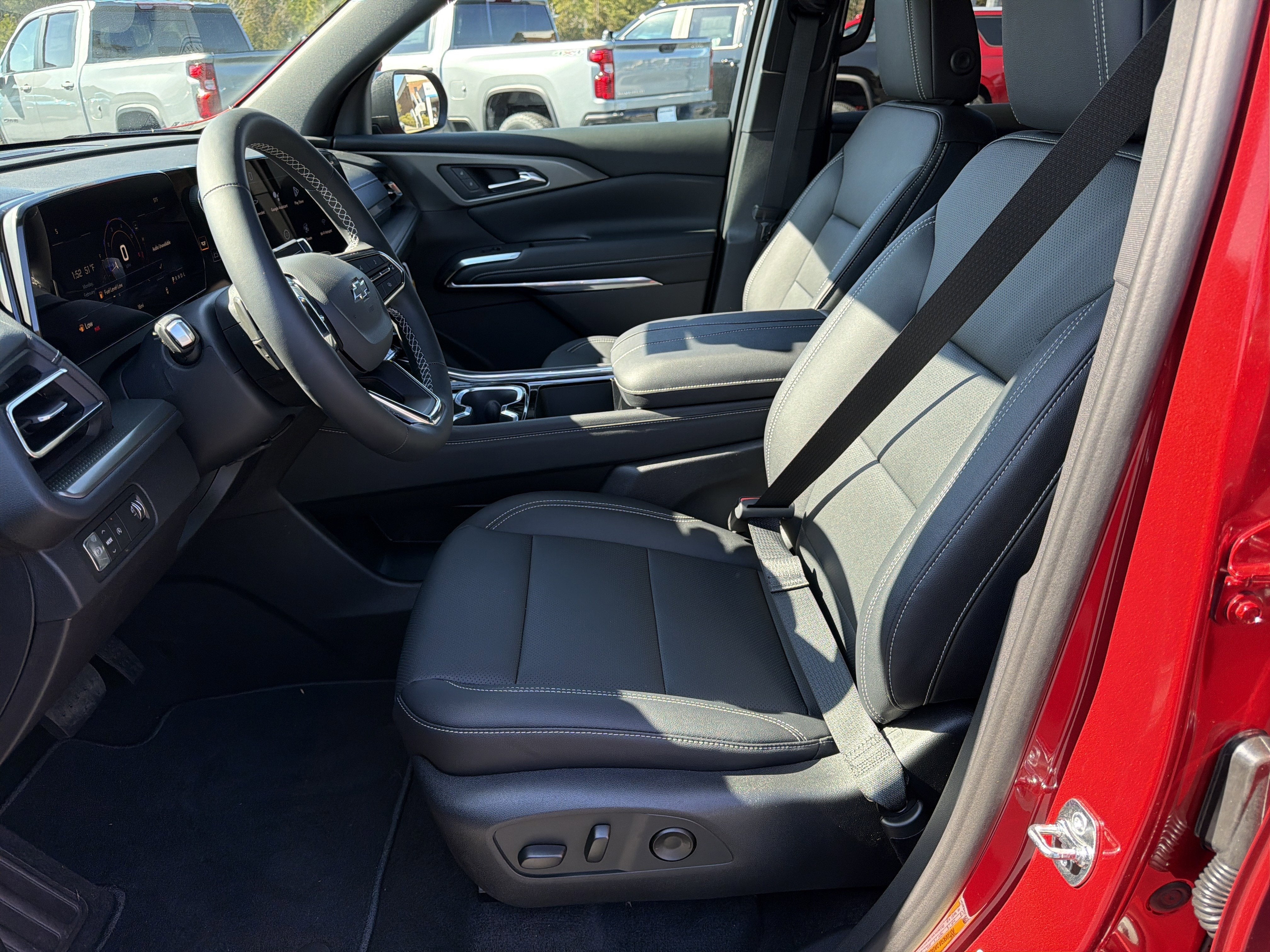 2026 Chevrolet Traverse FWD LT