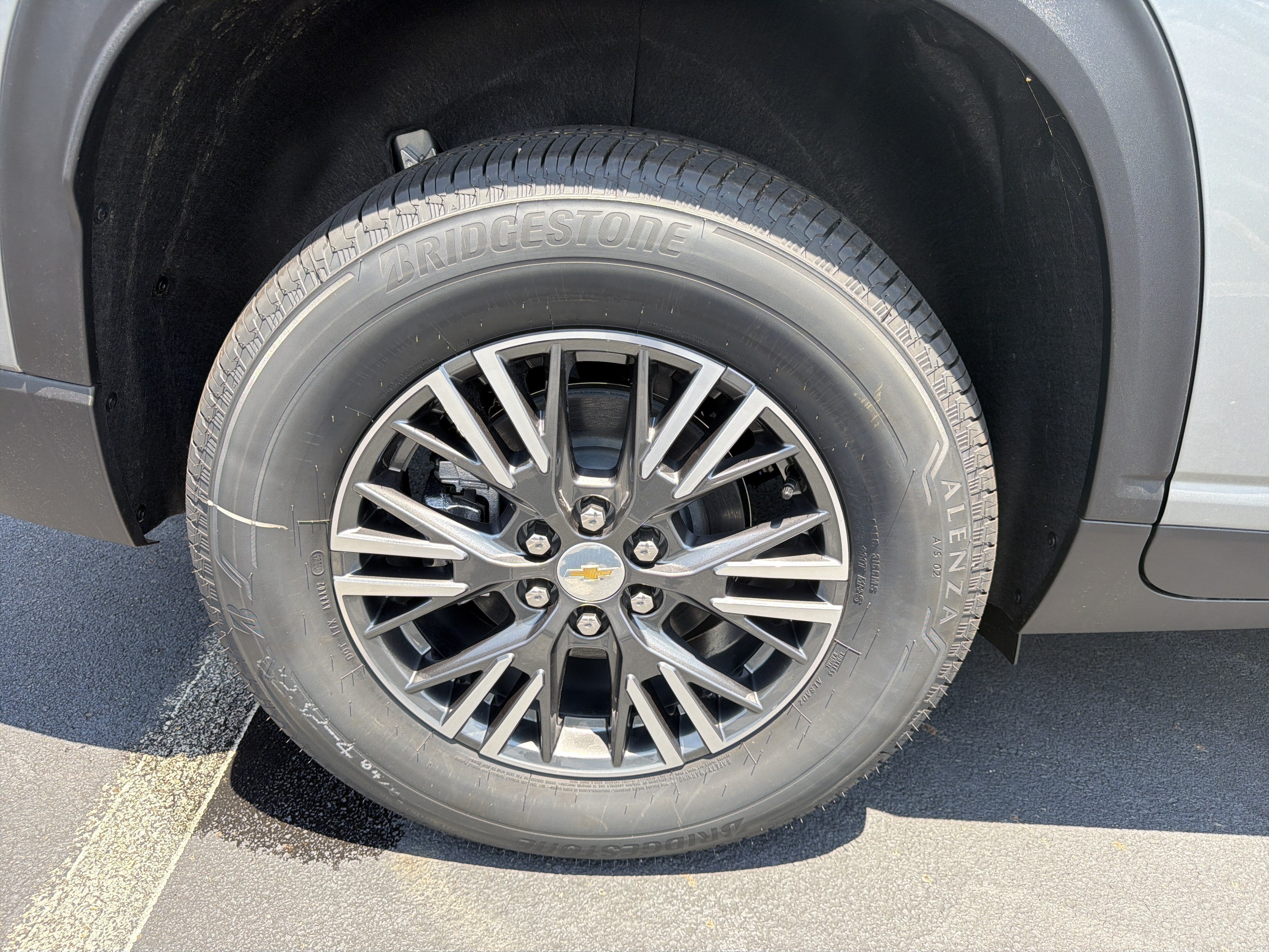 2026 Chevrolet Traverse FWD LT