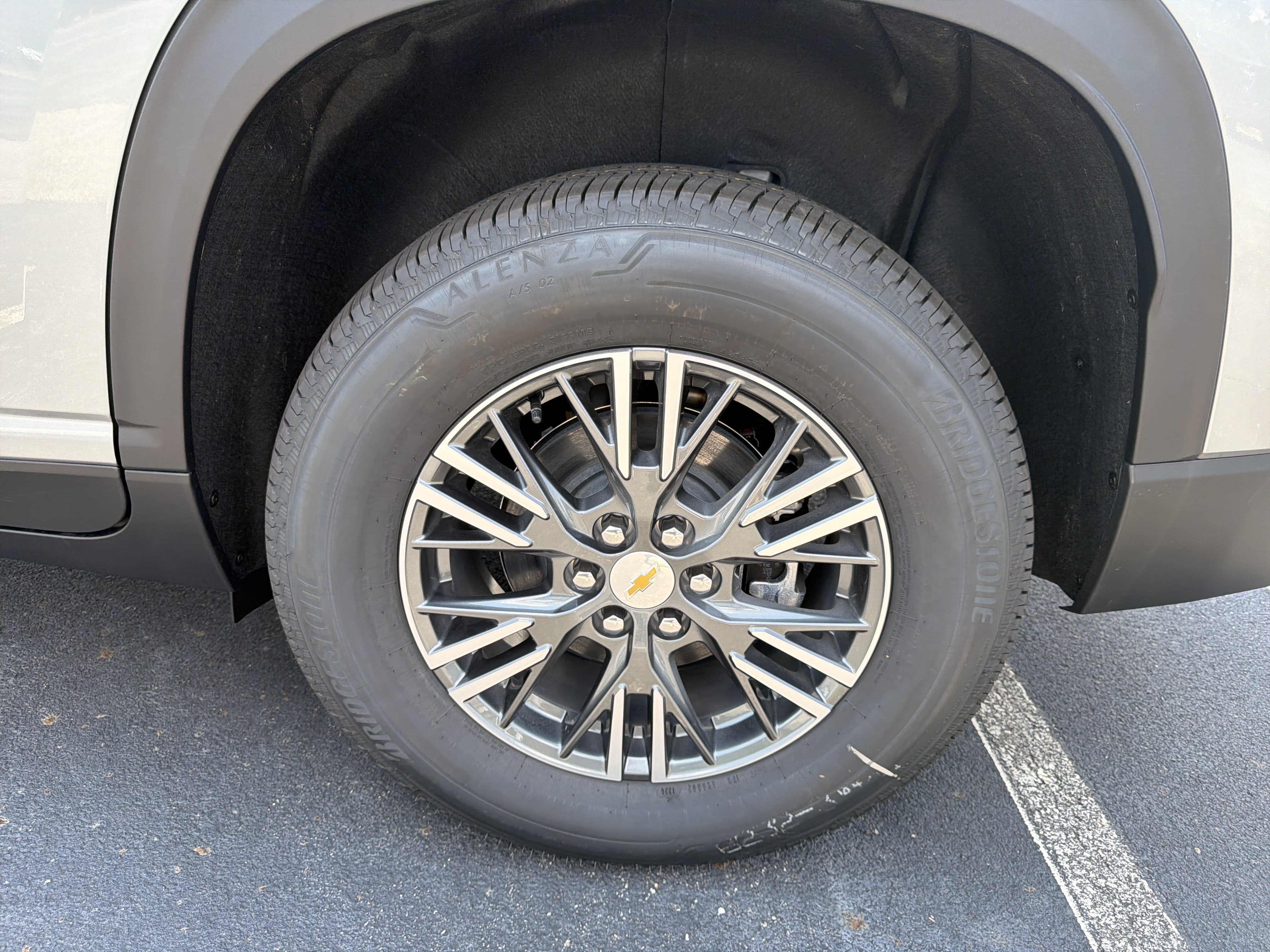 2026 Chevrolet Traverse FWD LT