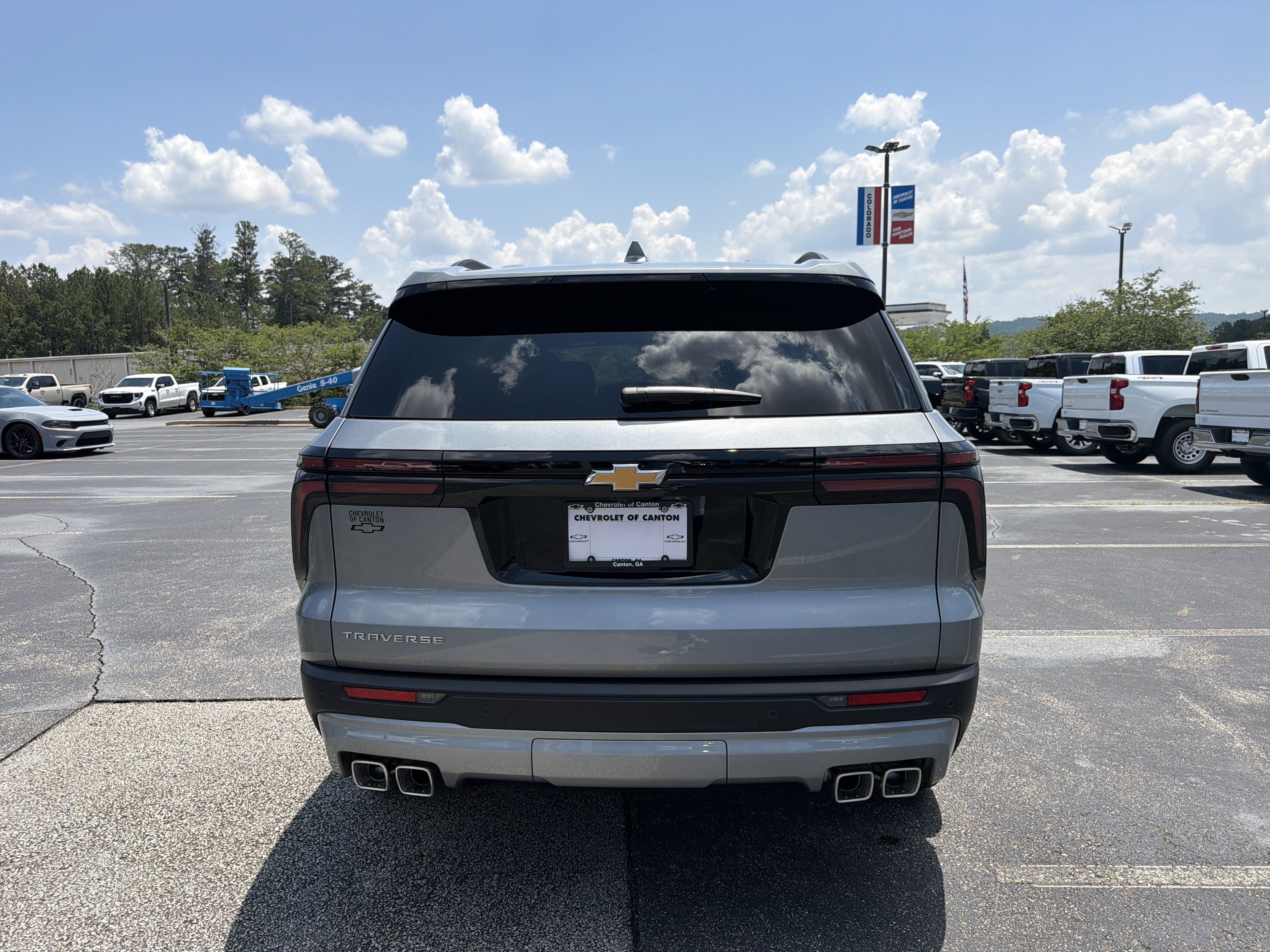 2026 Chevrolet Traverse FWD LT