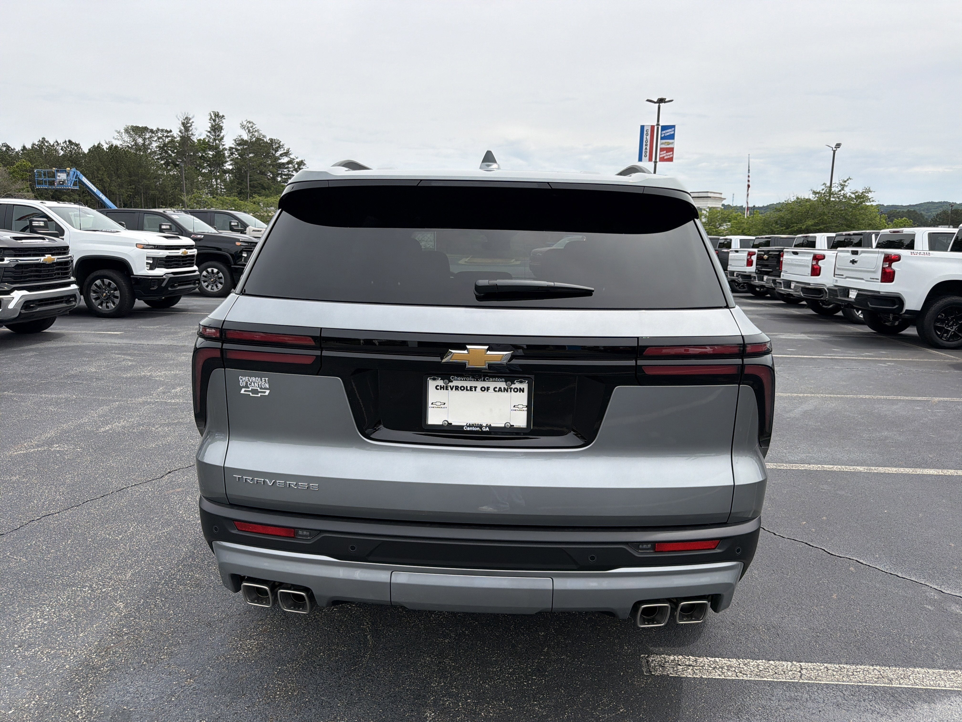 2026 Chevrolet Traverse FWD LT