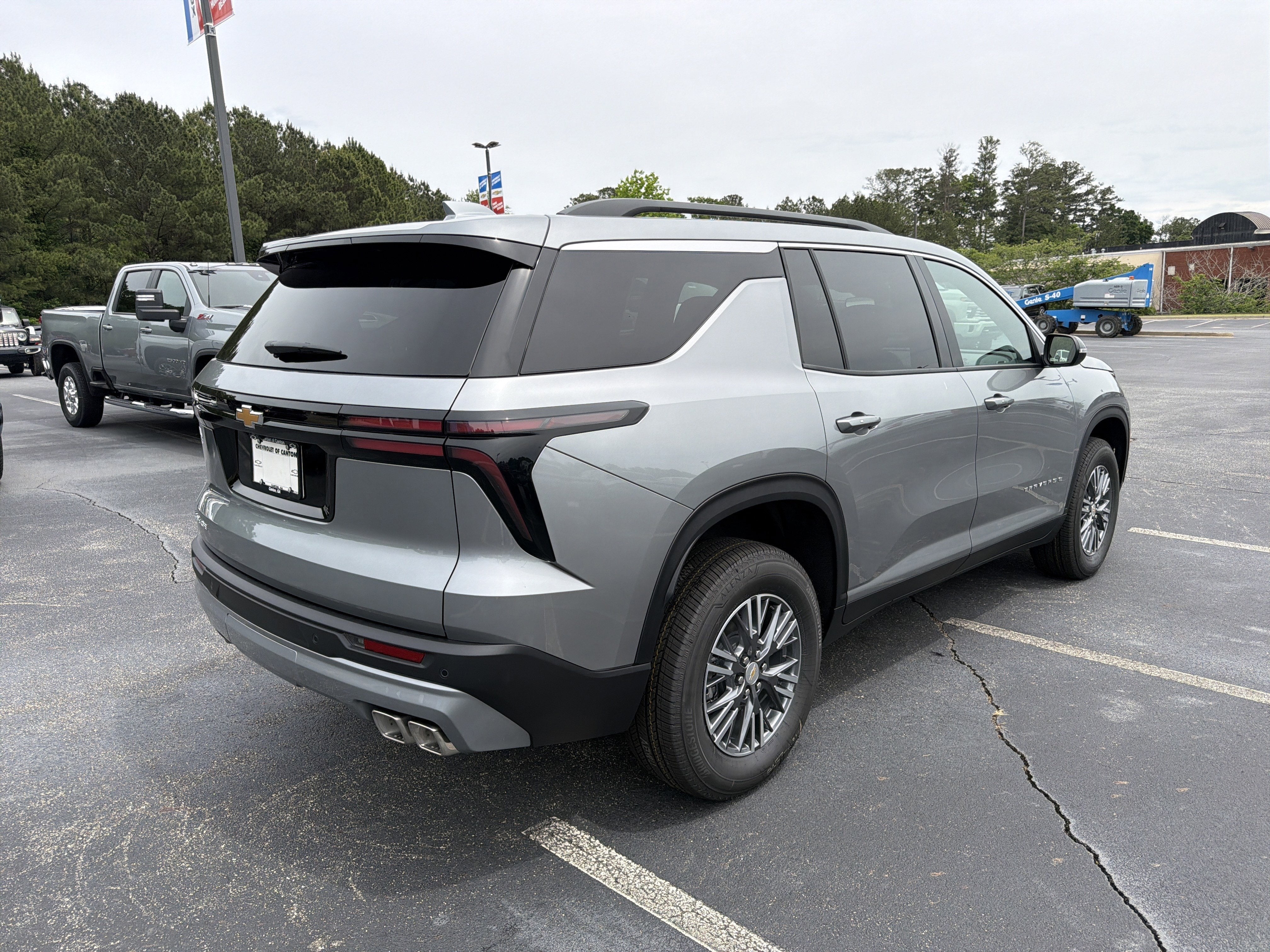 2026 Chevrolet Traverse FWD LT