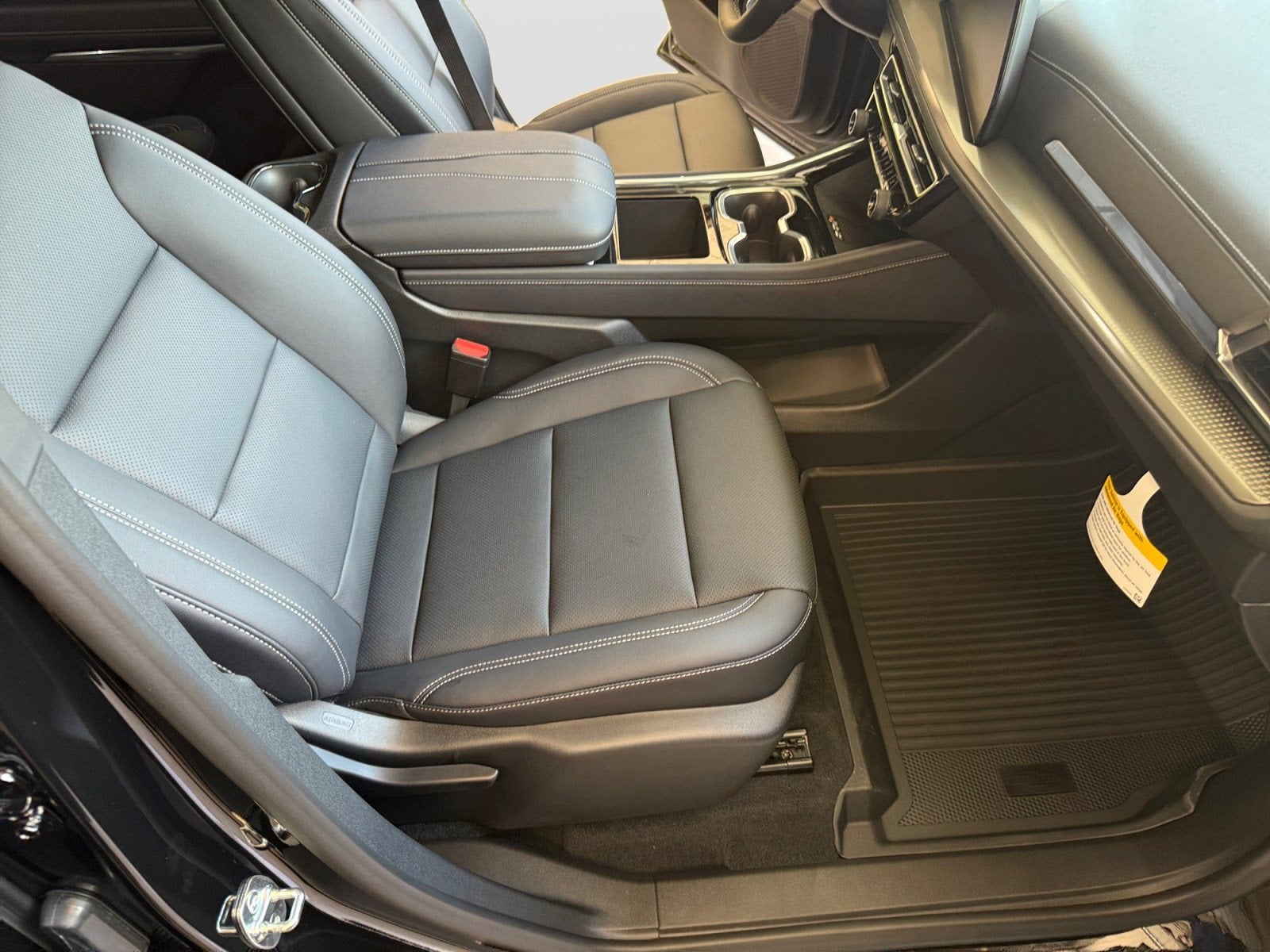 2027 Chevrolet Traverse FWD LT