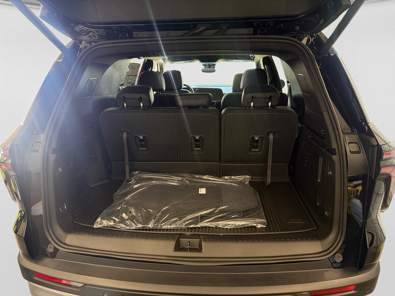 2027 Chevrolet Traverse FWD LT
