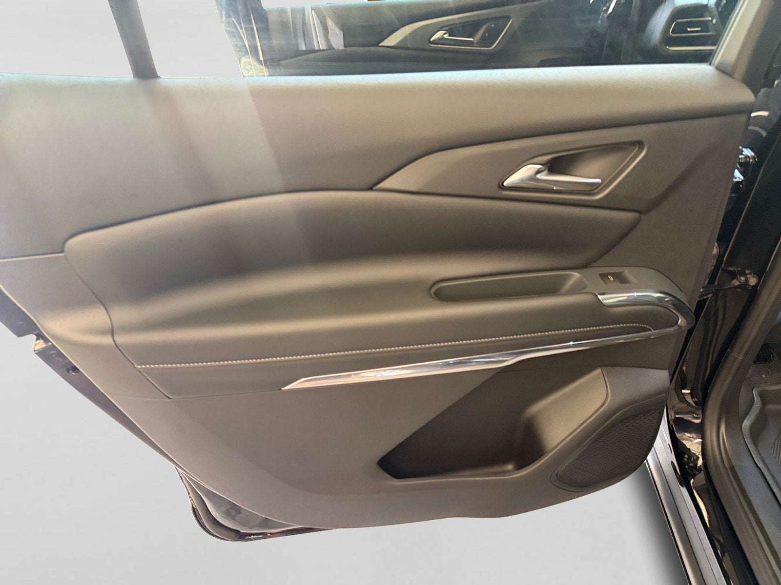 2027 Chevrolet Traverse FWD LT