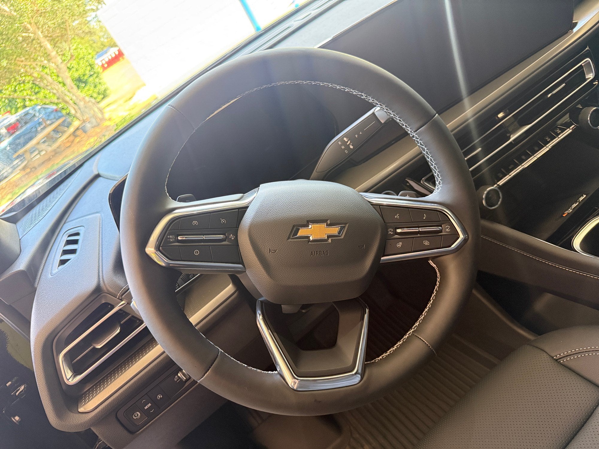 2027 Chevrolet Traverse FWD LT