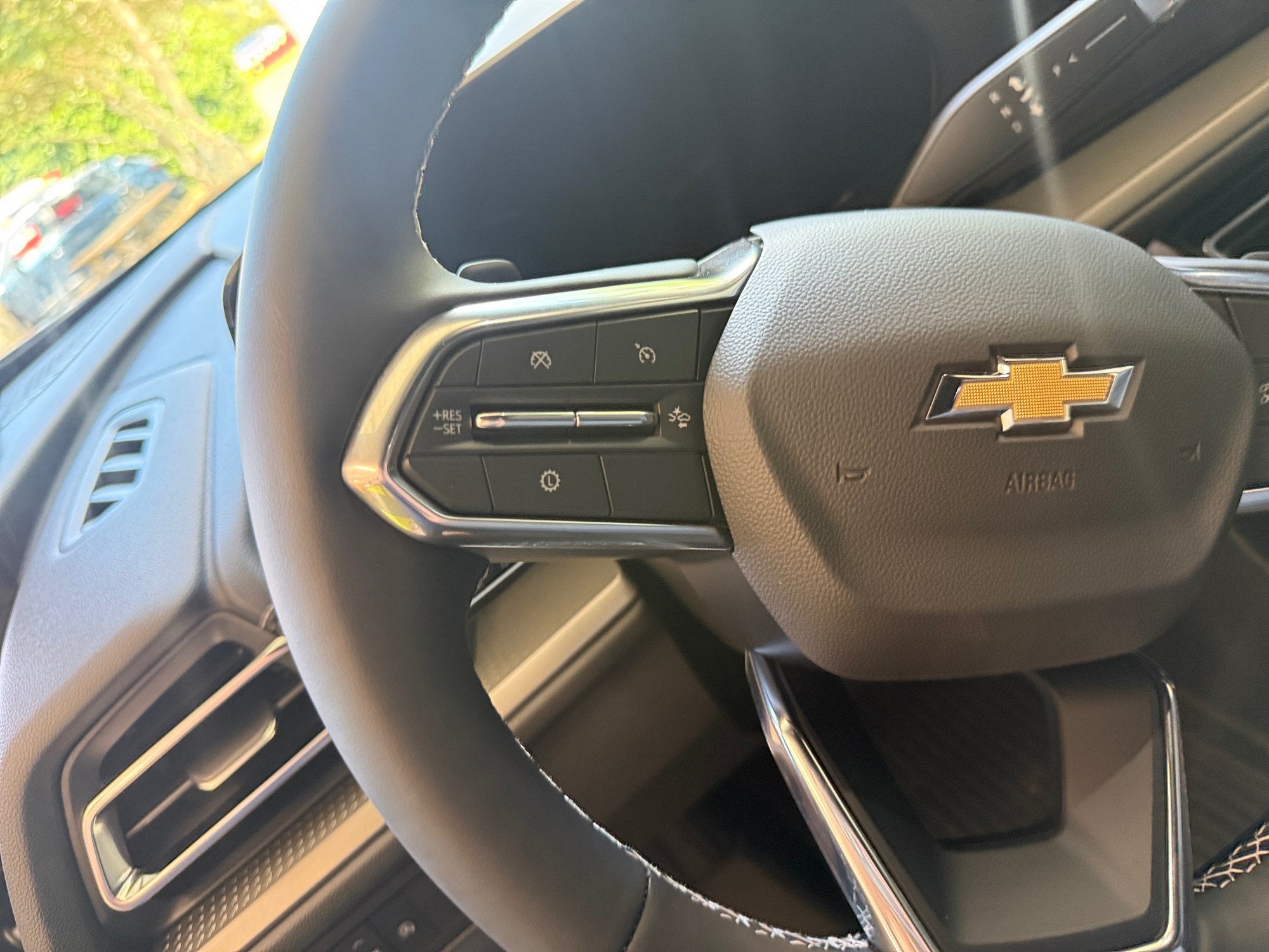 2027 Chevrolet Traverse FWD LT