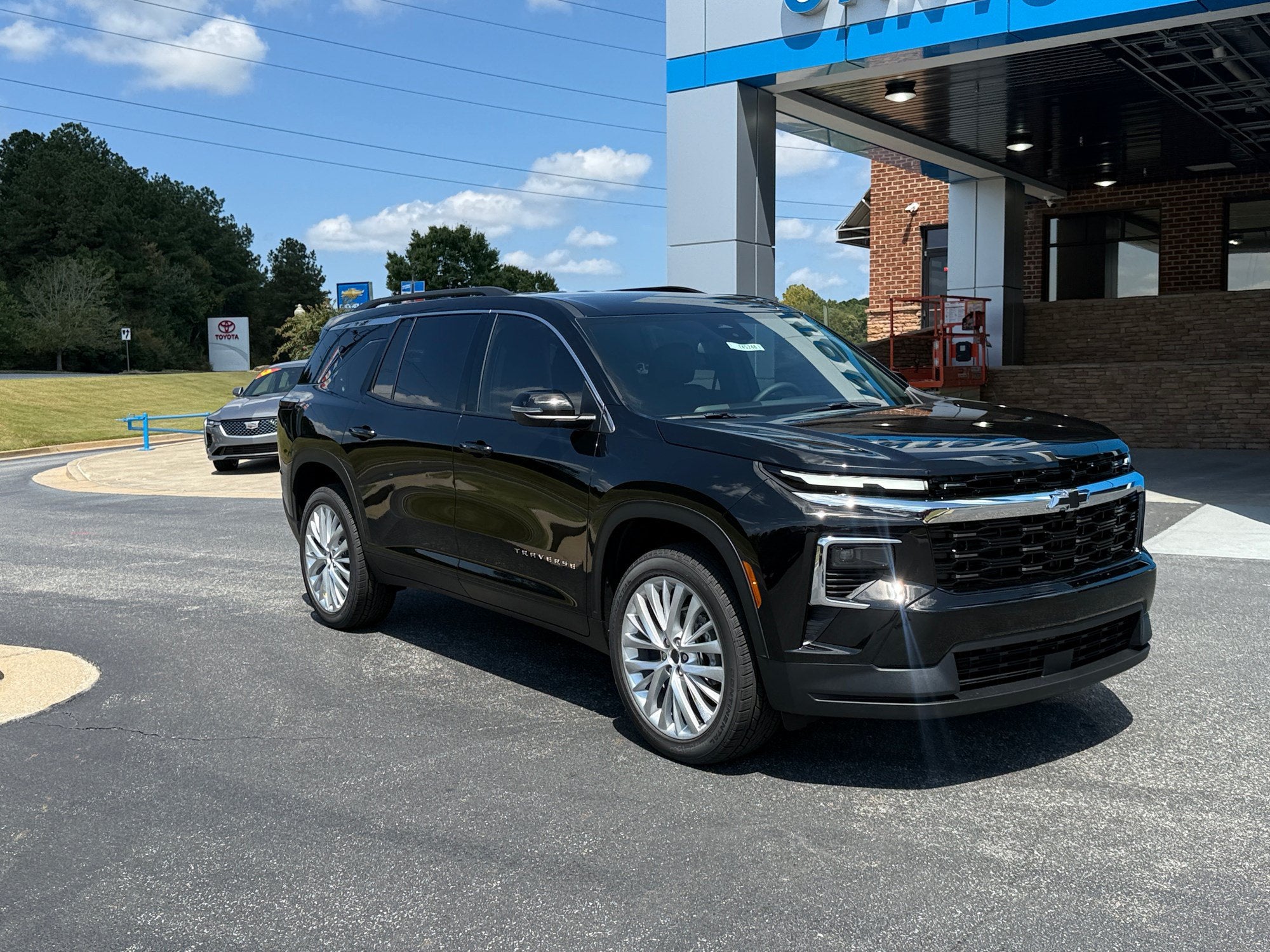 2027 Chevrolet Traverse FWD LT