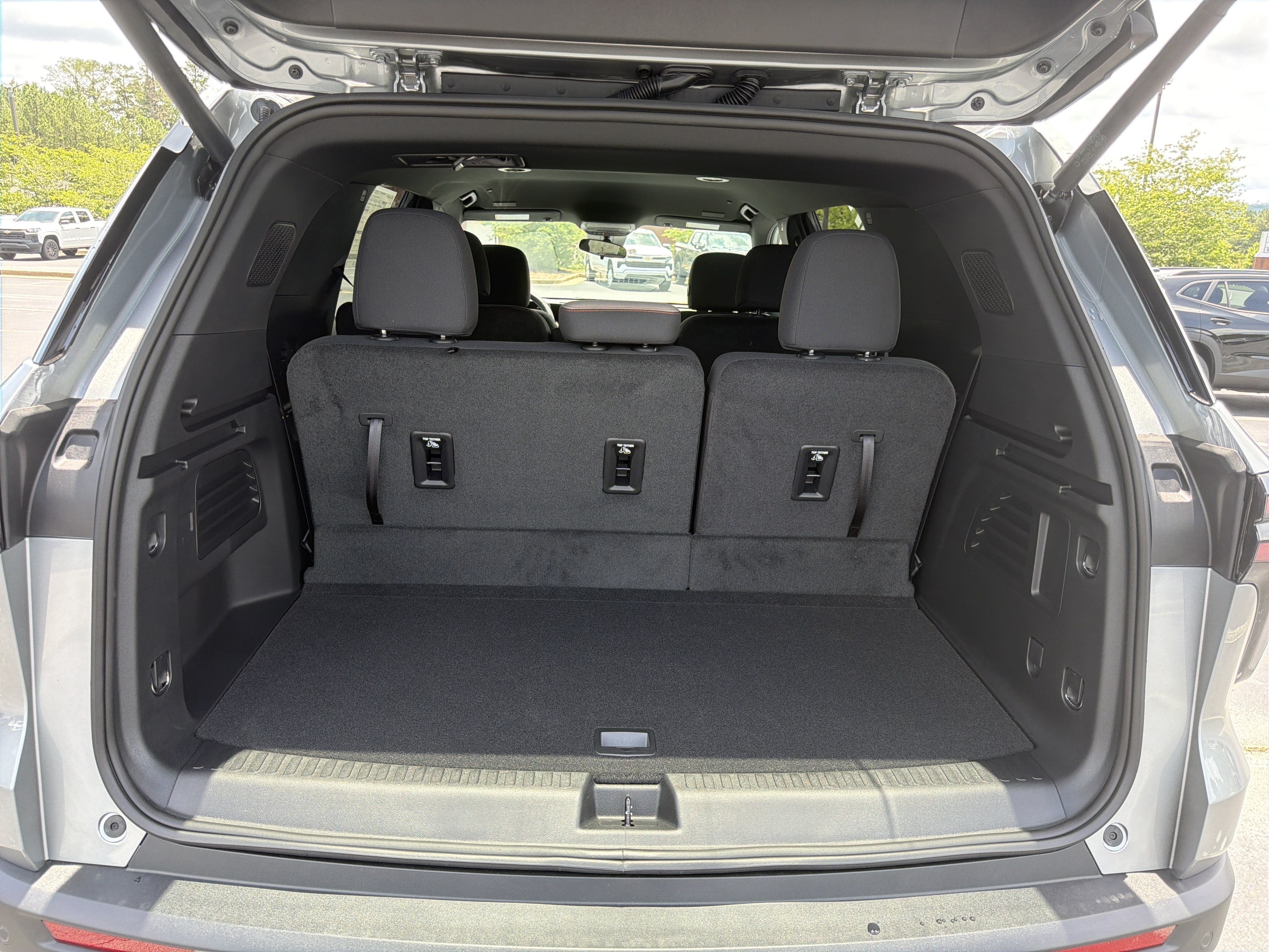 2026 Chevrolet Traverse FWD LT