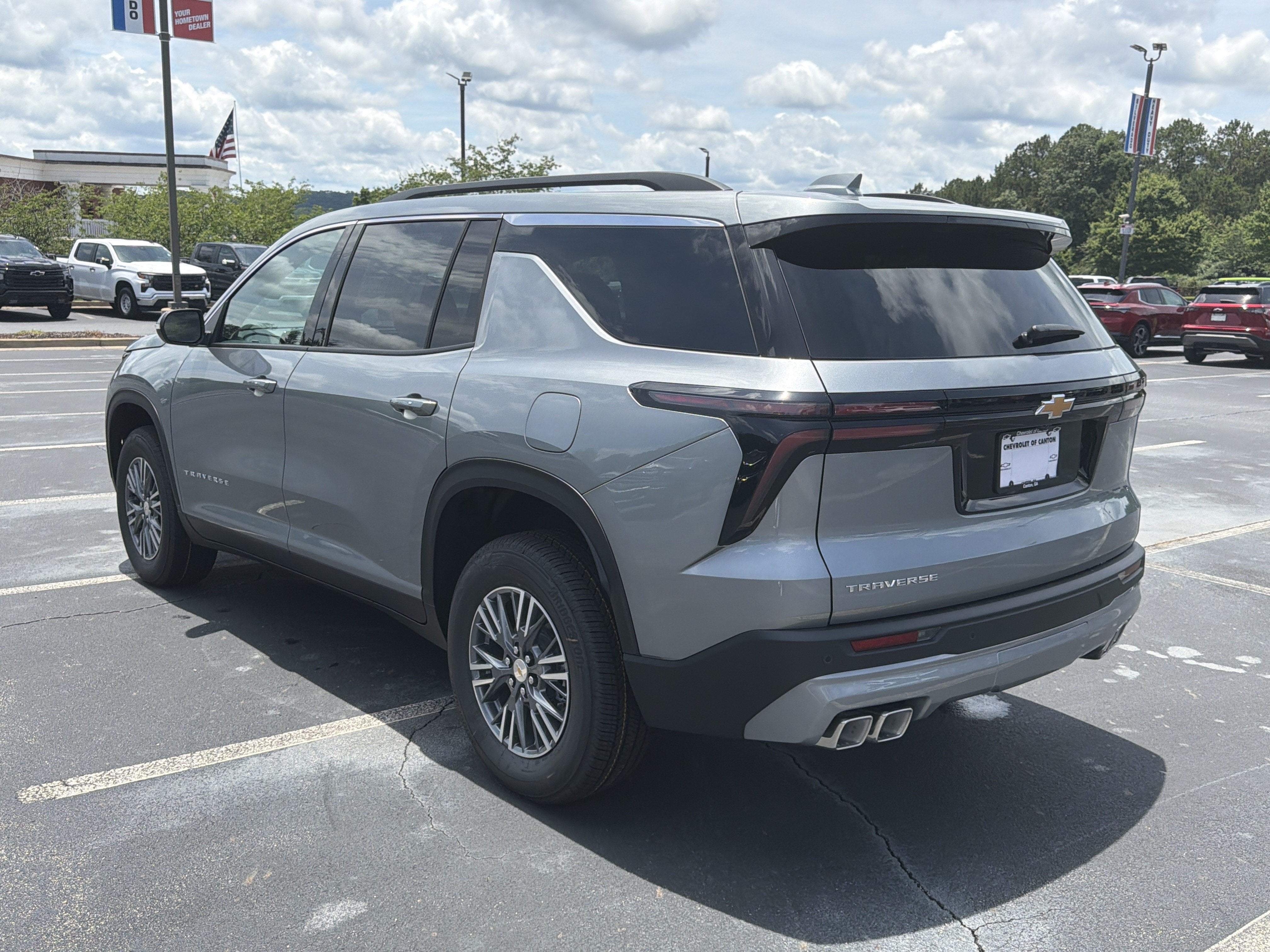 2026 Chevrolet Traverse FWD LT