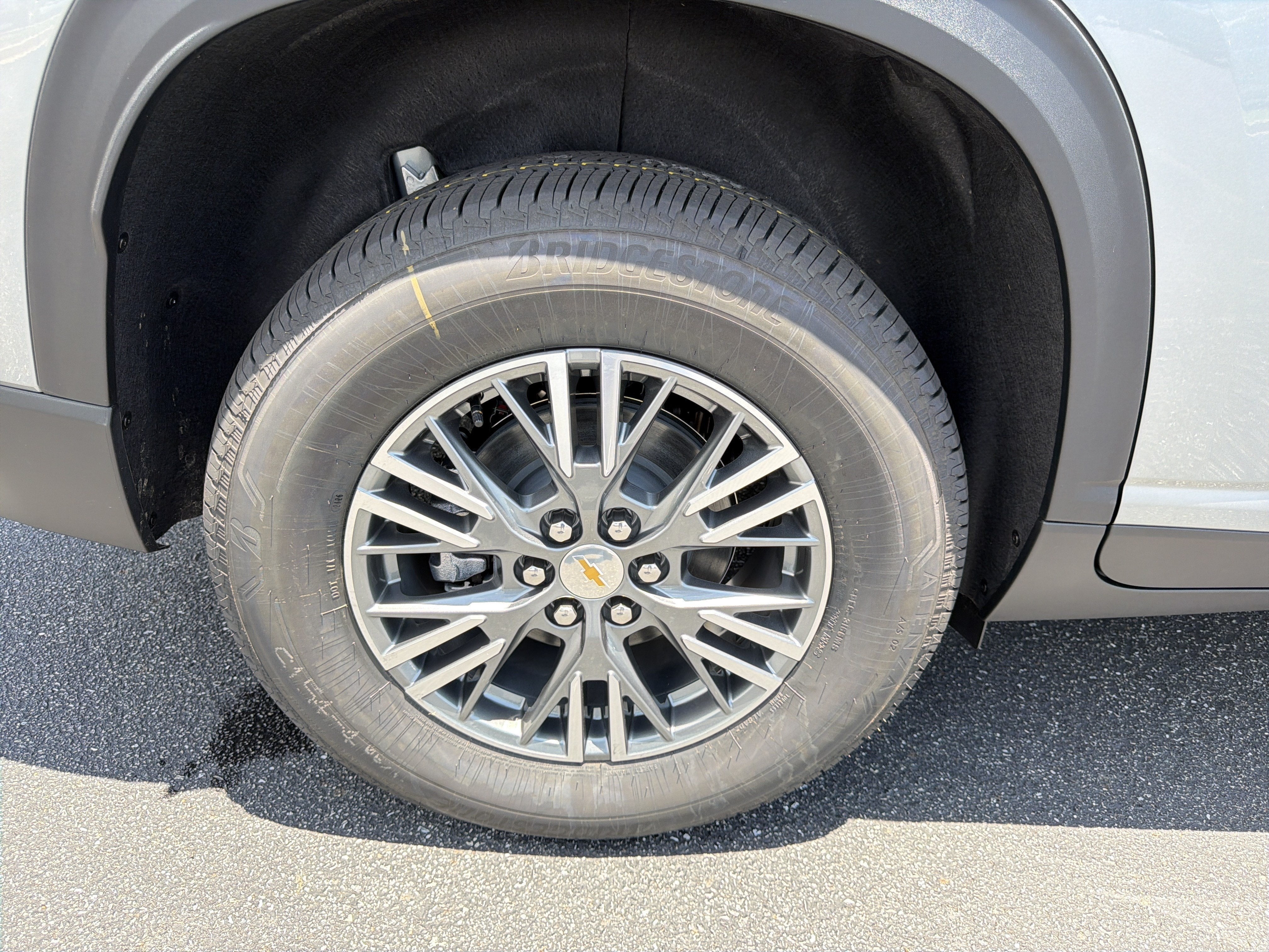 2026 Chevrolet Traverse FWD LT