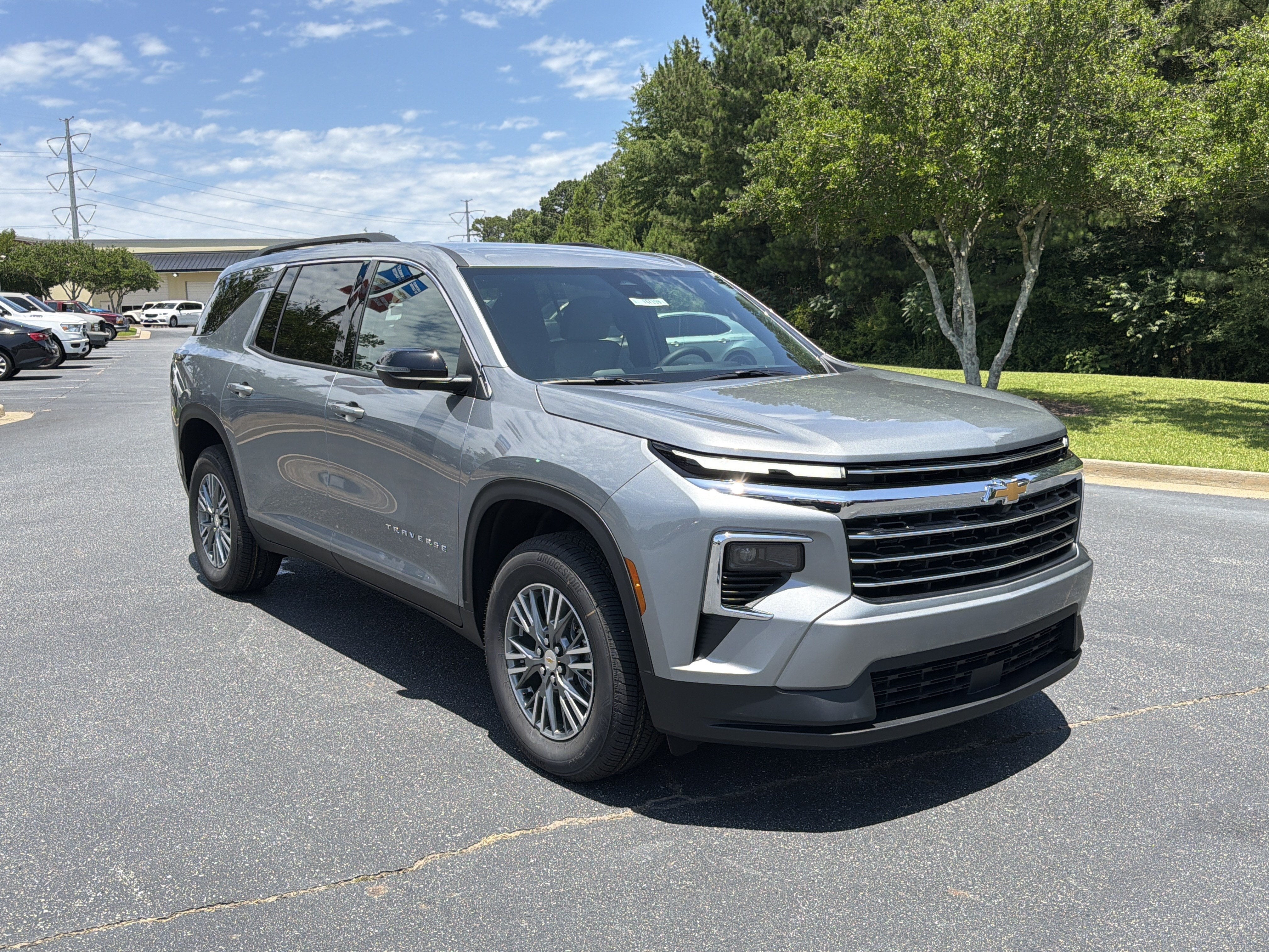 2026 Chevrolet Traverse FWD LT
