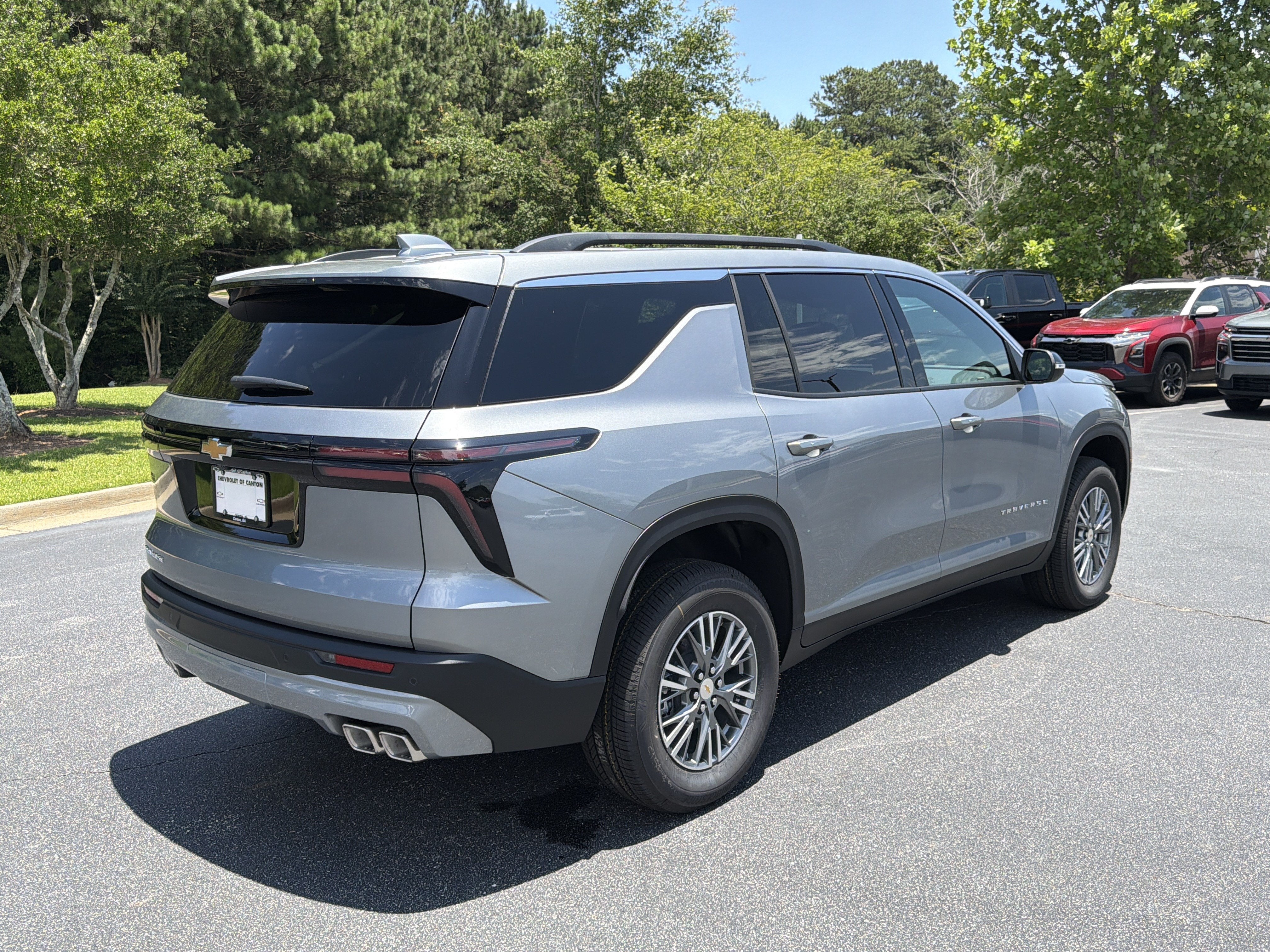 2026 Chevrolet Traverse FWD LT