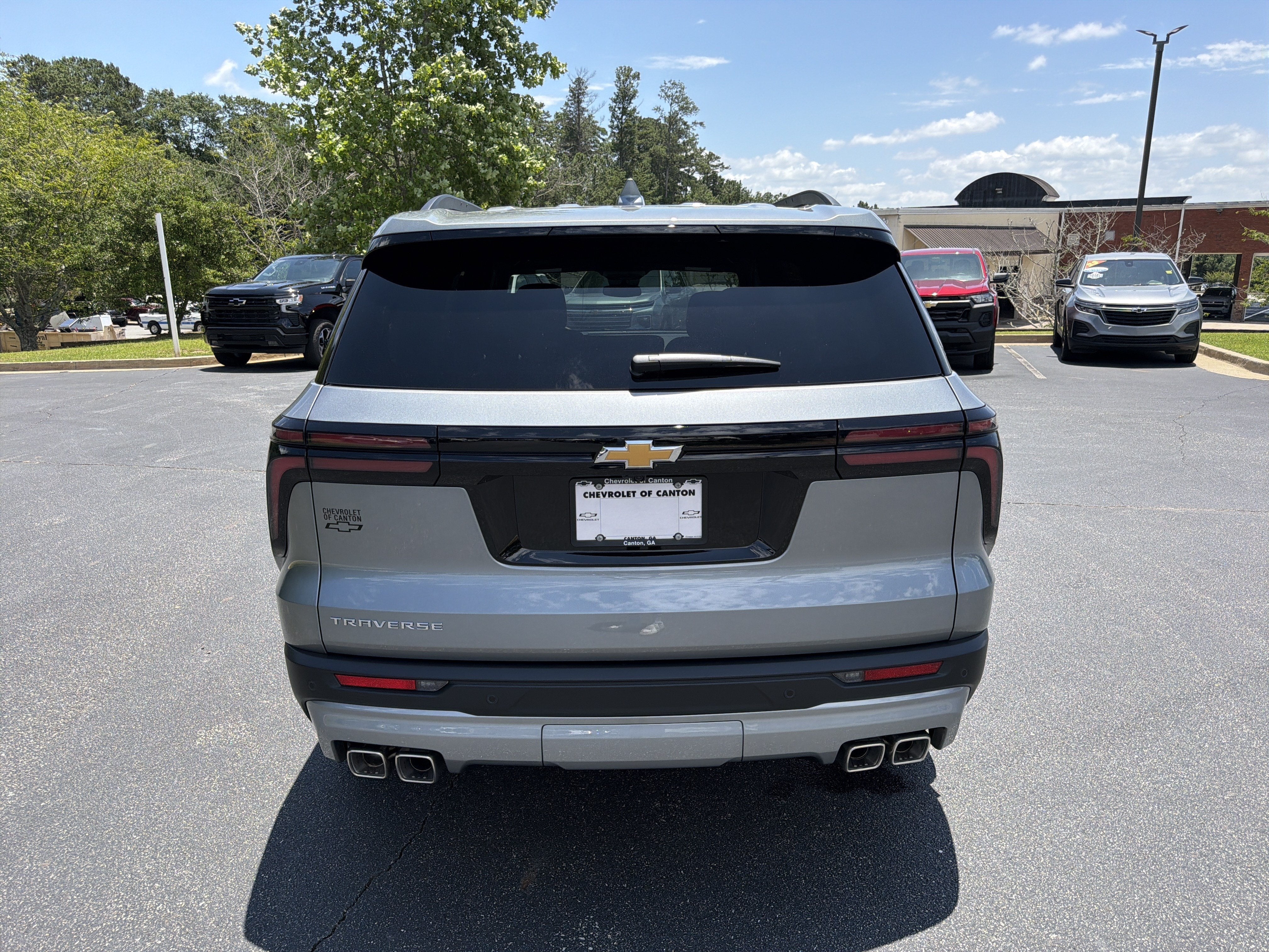 2026 Chevrolet Traverse FWD LT