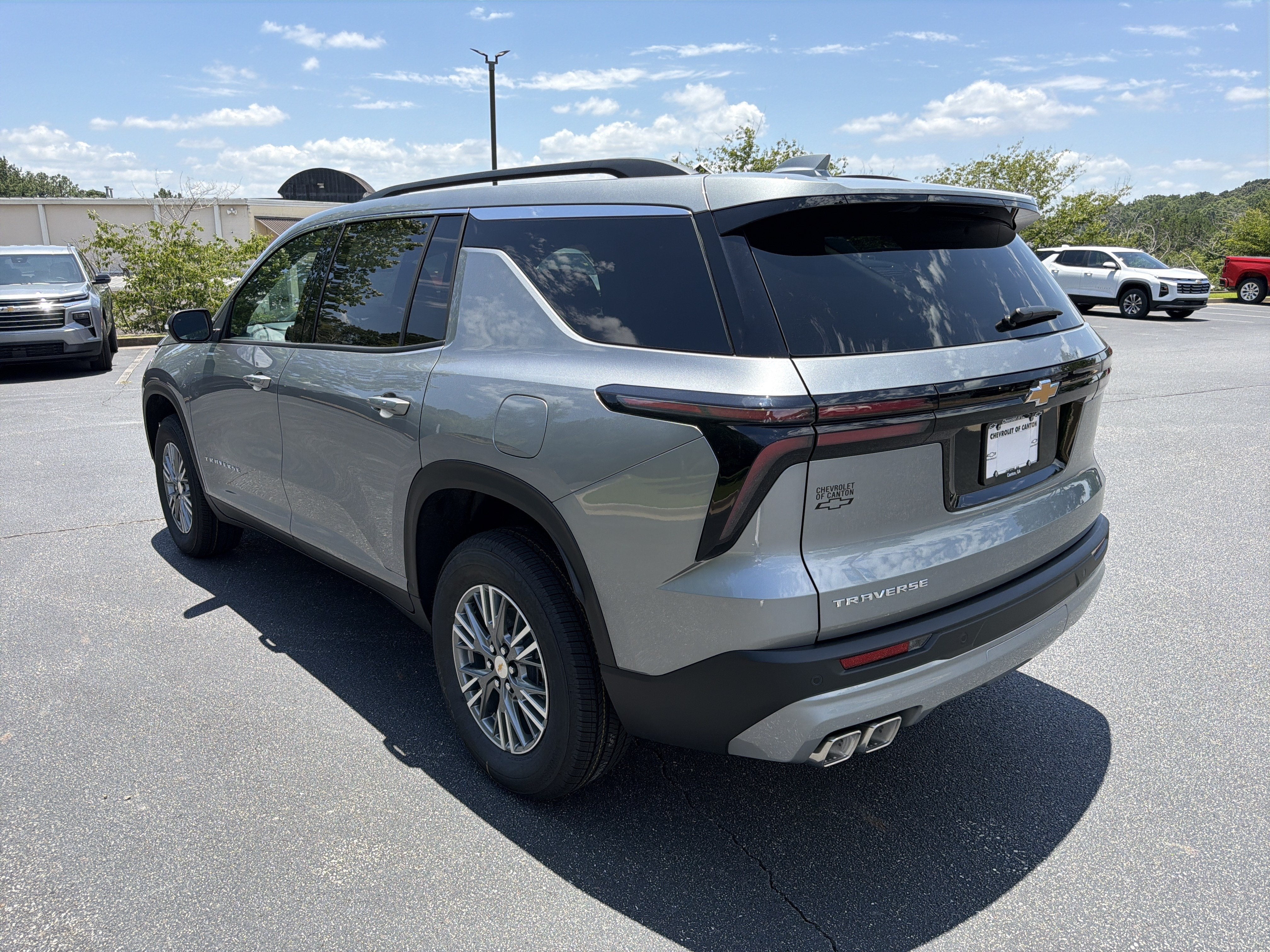 2026 Chevrolet Traverse FWD LT