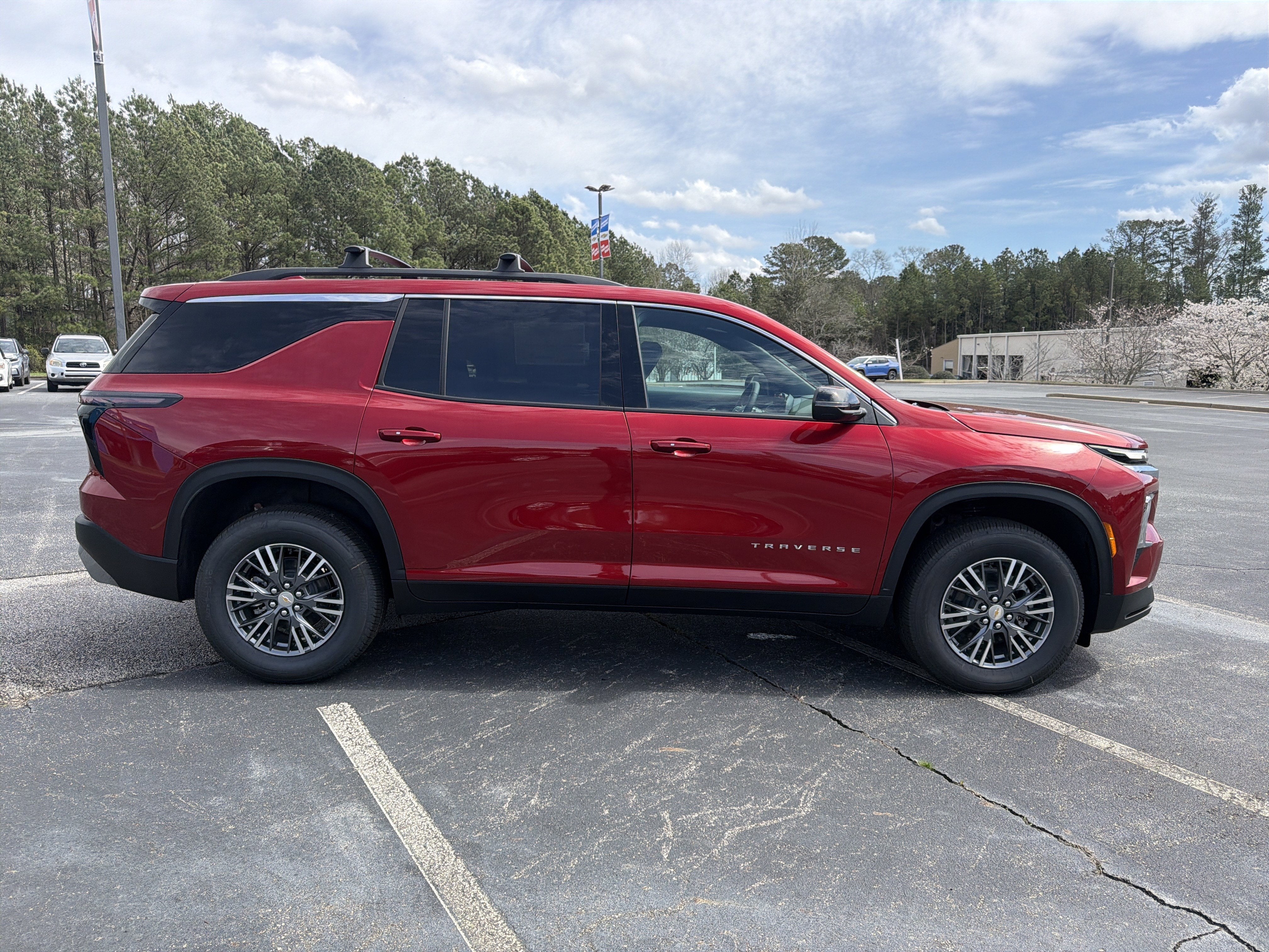 2026 Chevrolet Traverse FWD LT