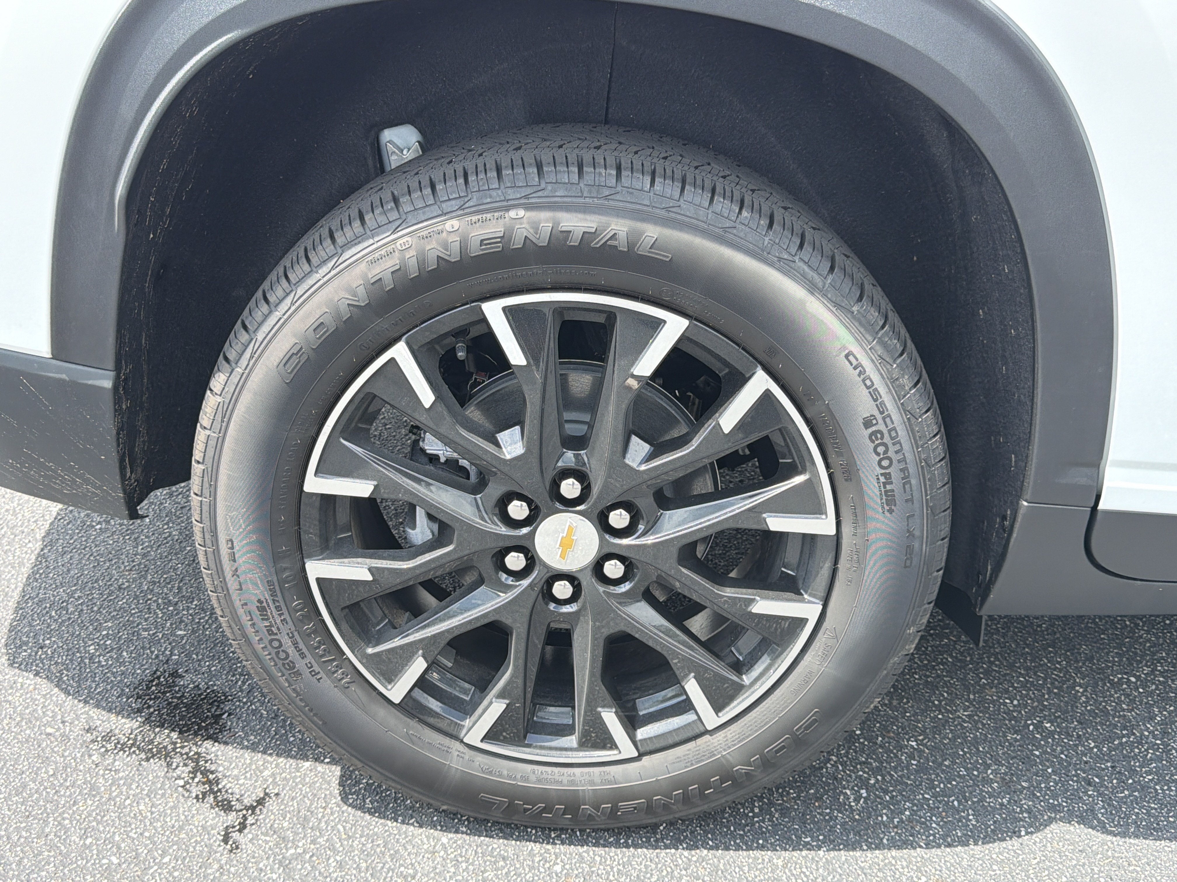 2026 Chevrolet Traverse FWD LT