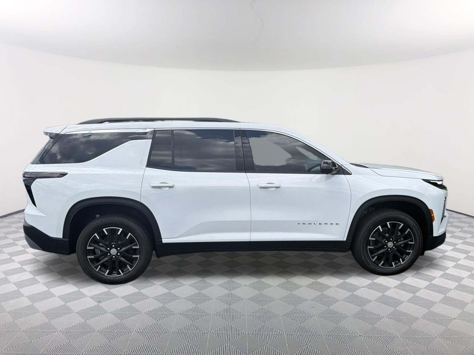 2026 Chevrolet Traverse FWD LT