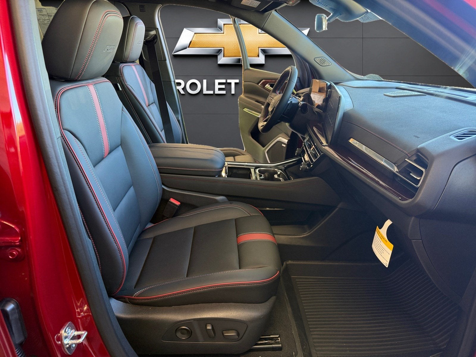 2027 Chevrolet Traverse FWD RS