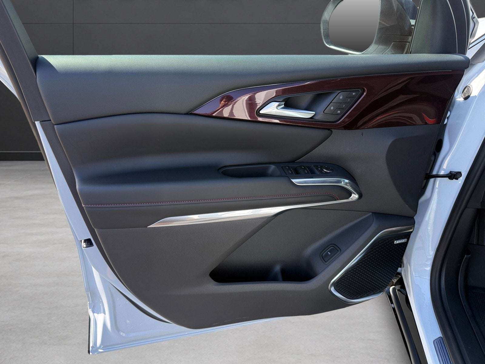 2027 Chevrolet Traverse FWD RS
