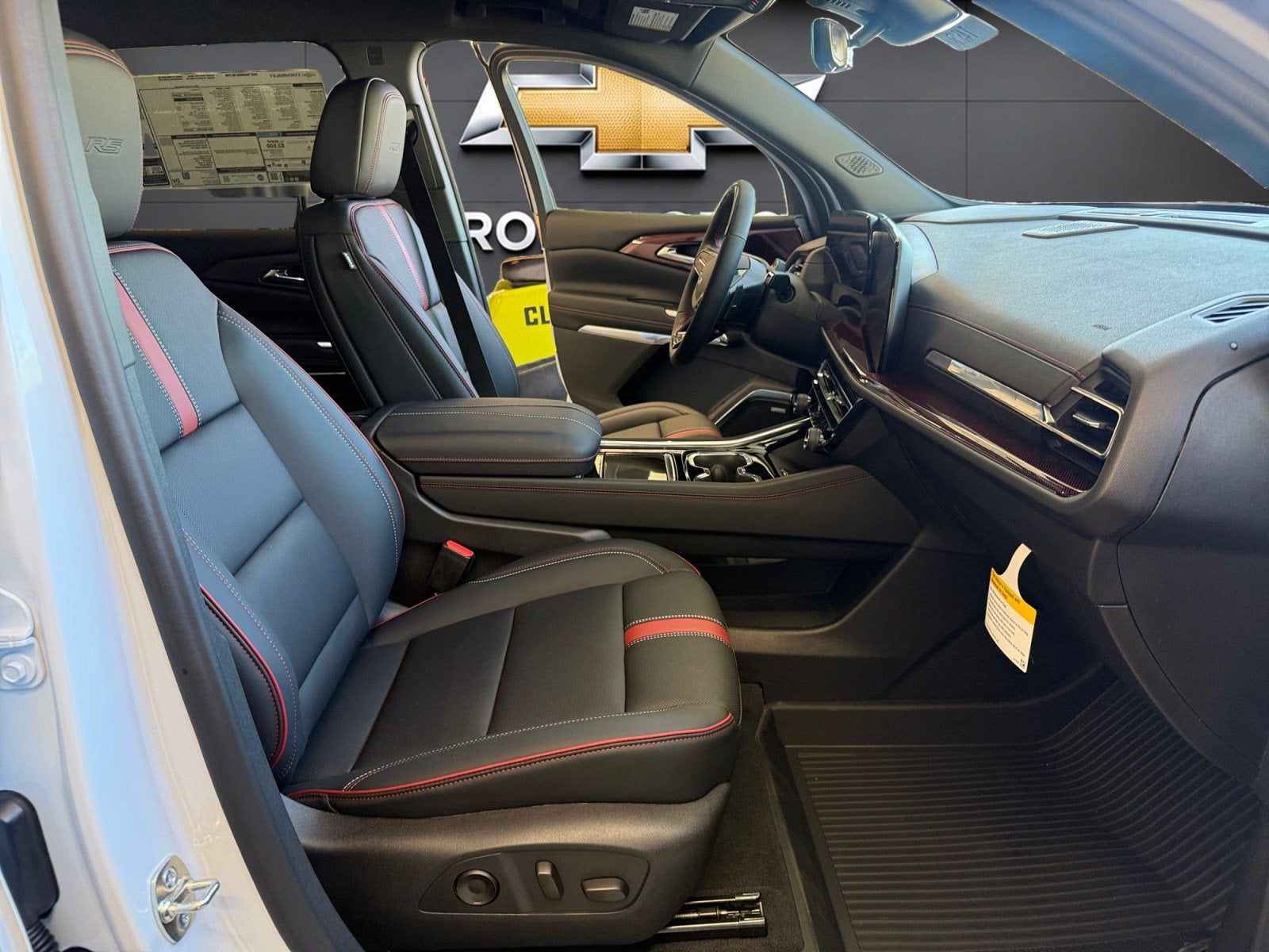 2027 Chevrolet Traverse FWD RS