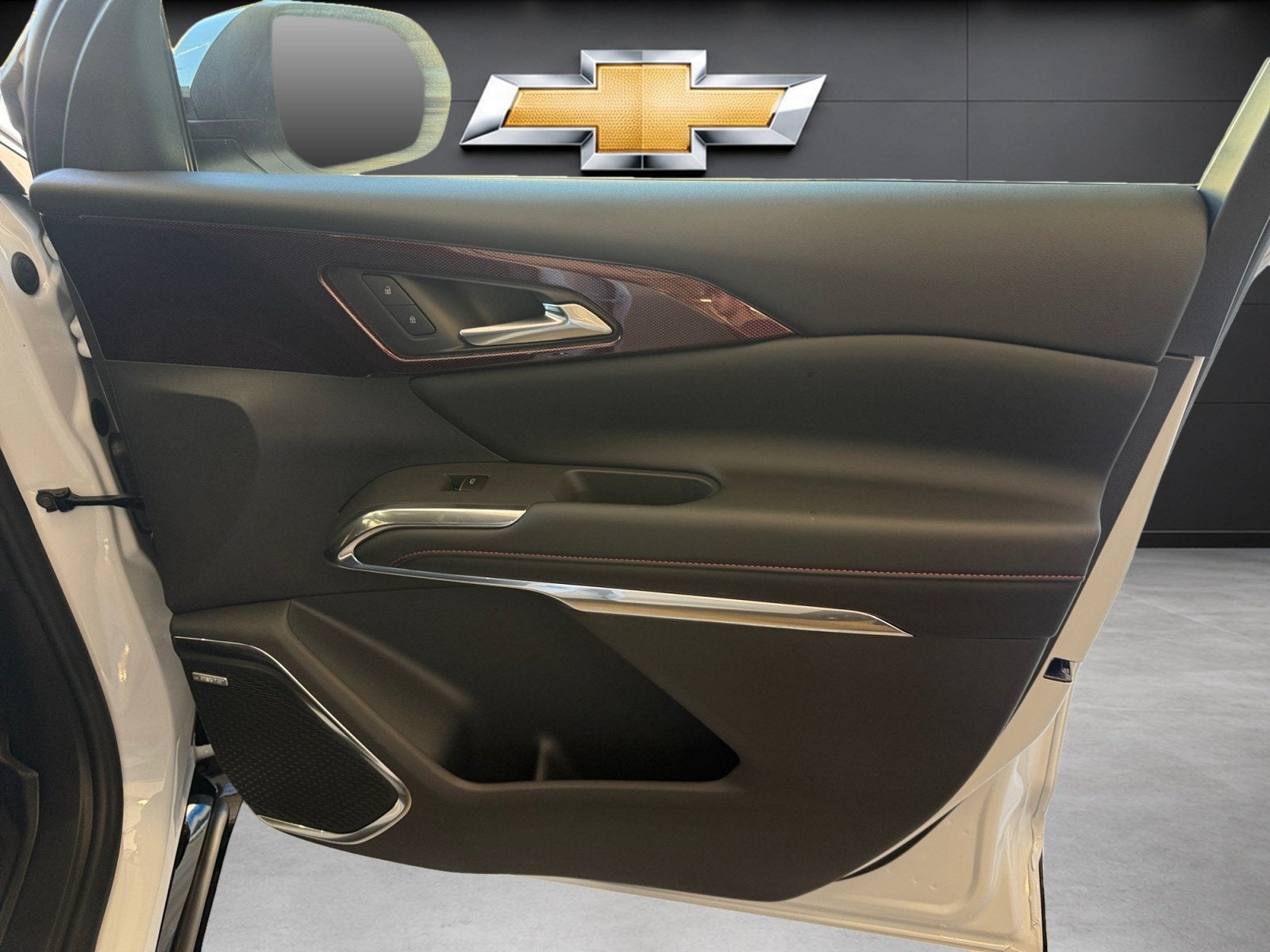 2027 Chevrolet Traverse FWD RS