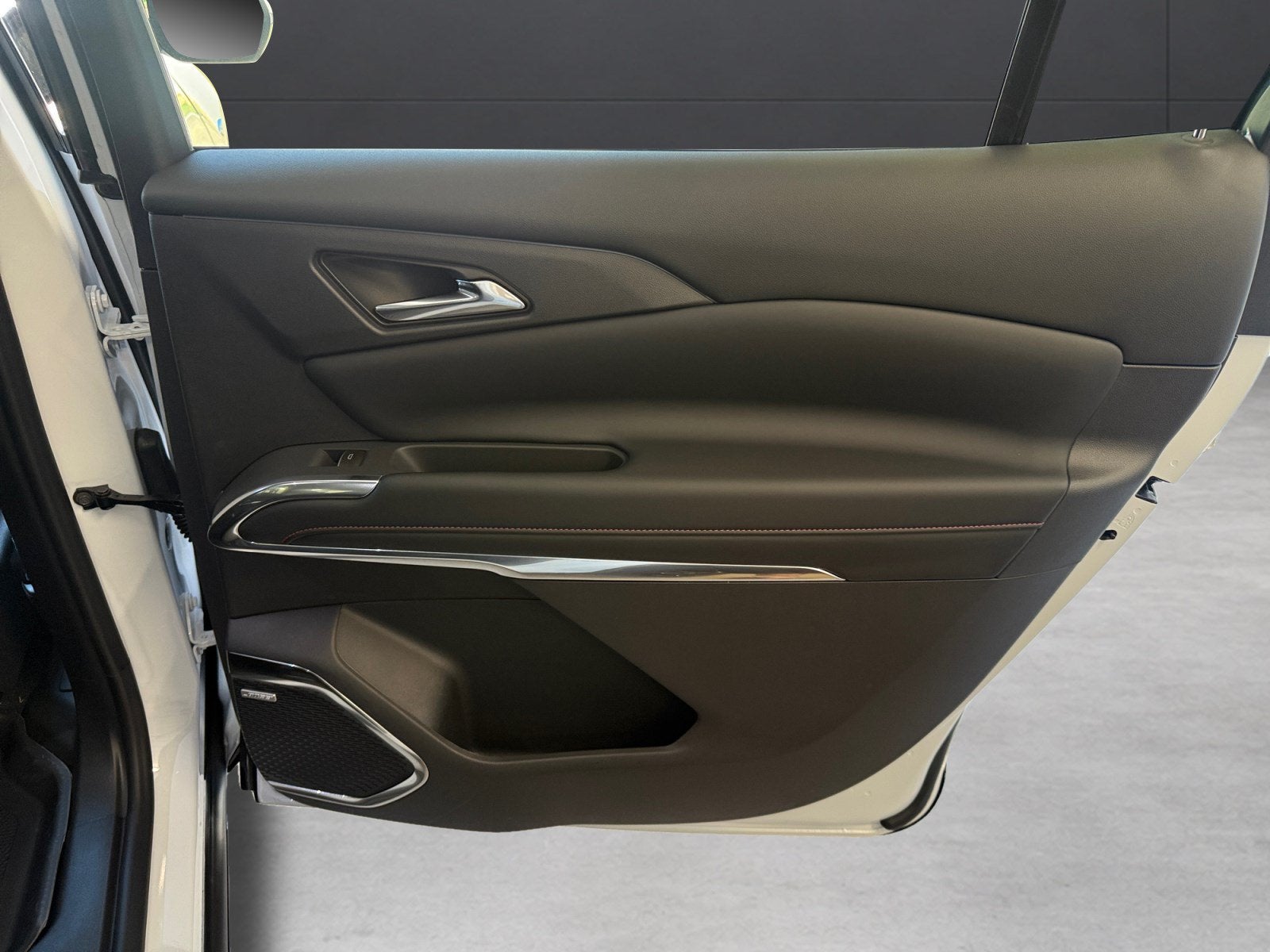 2027 Chevrolet Traverse FWD RS