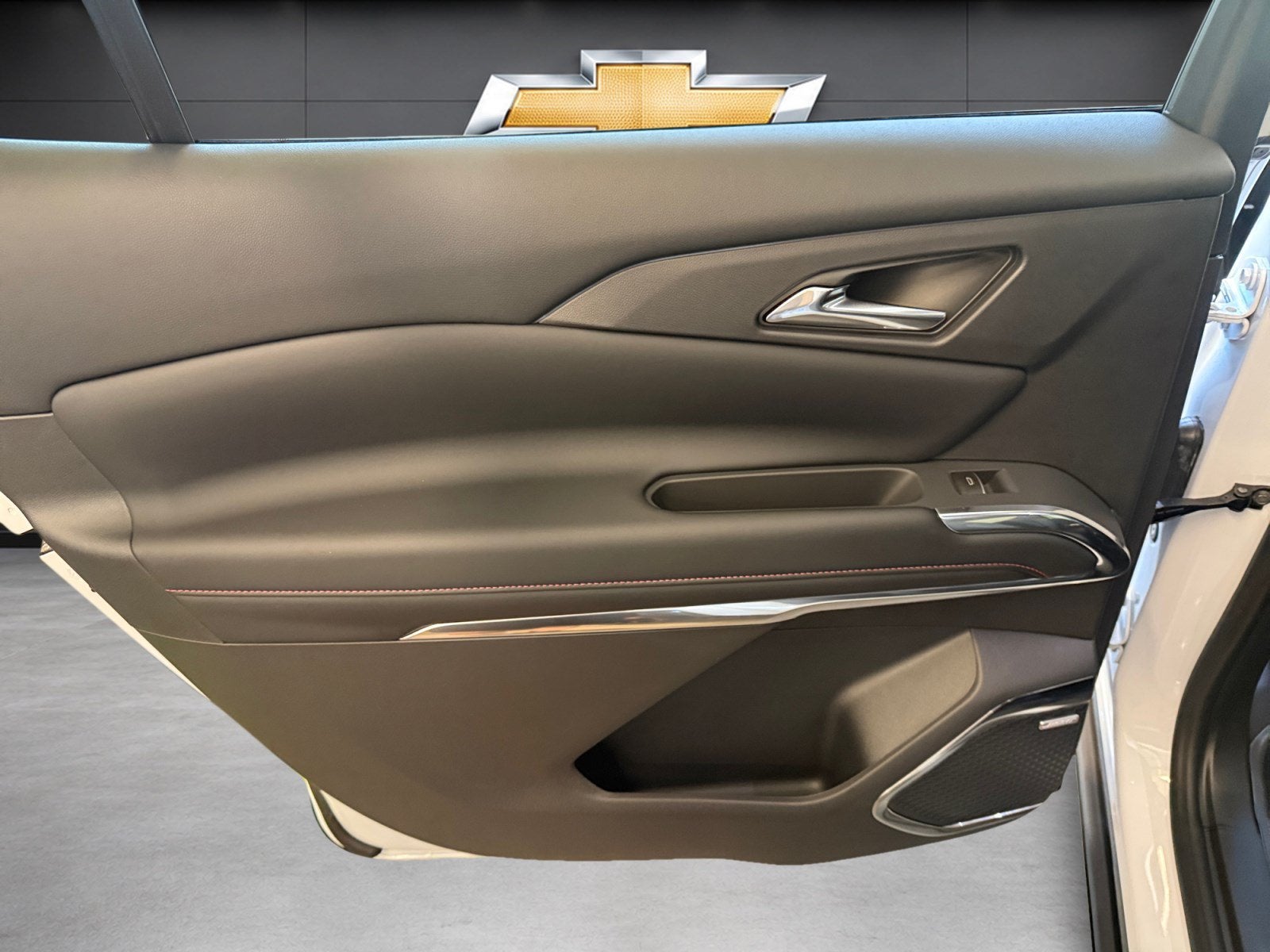 2027 Chevrolet Traverse FWD RS