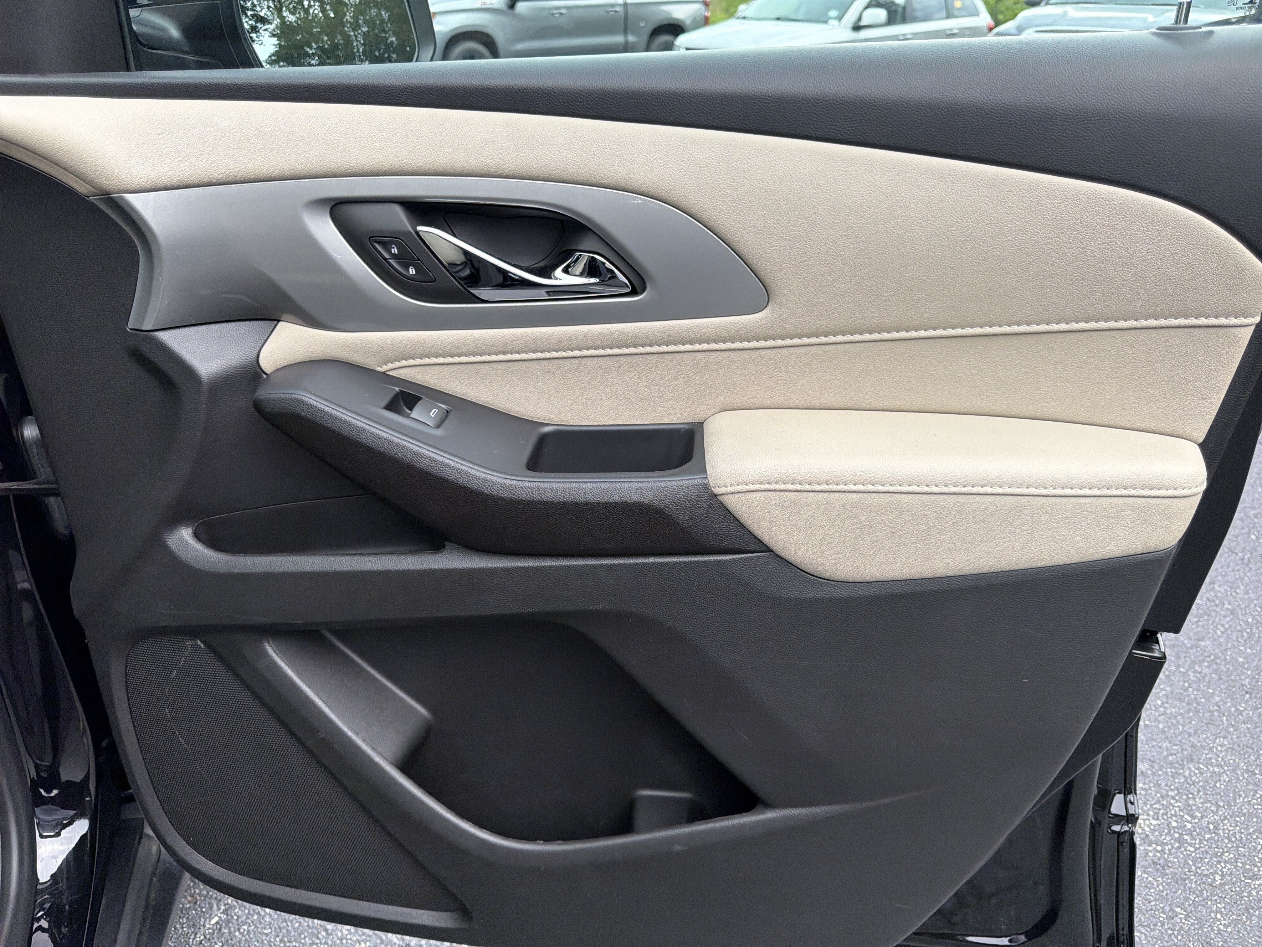 2022 Chevrolet Traverse LS