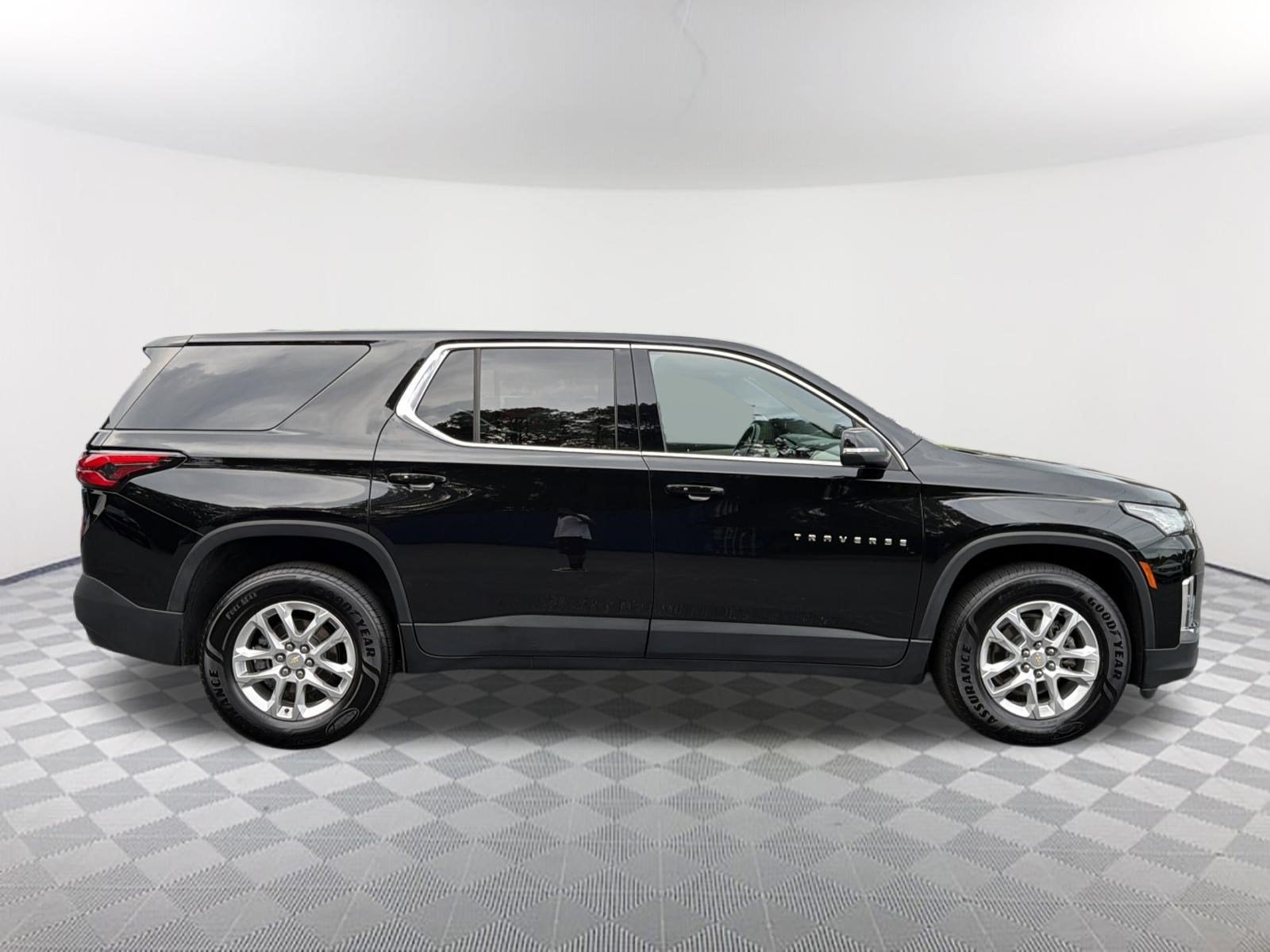 2022 Chevrolet Traverse LS