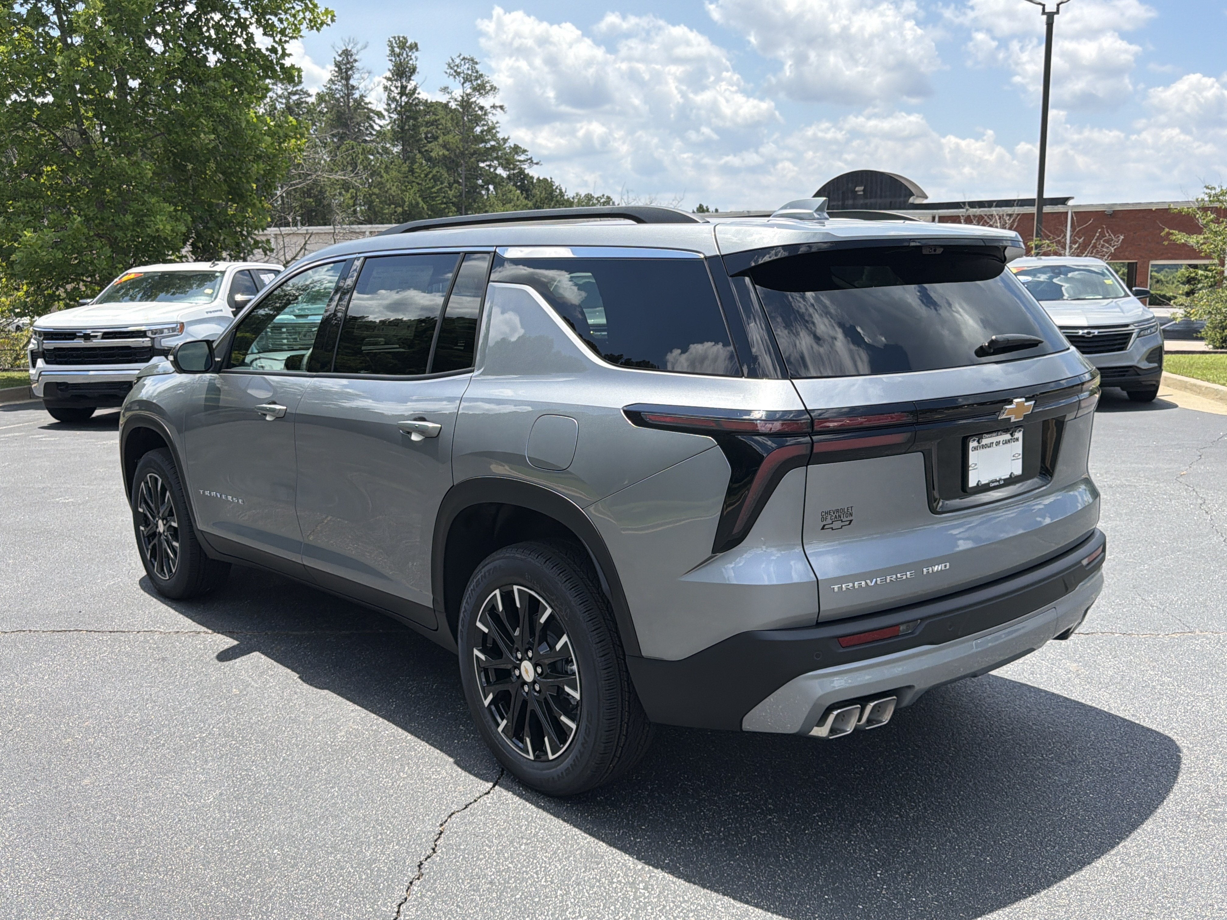 2026 Chevrolet Traverse AWD LT