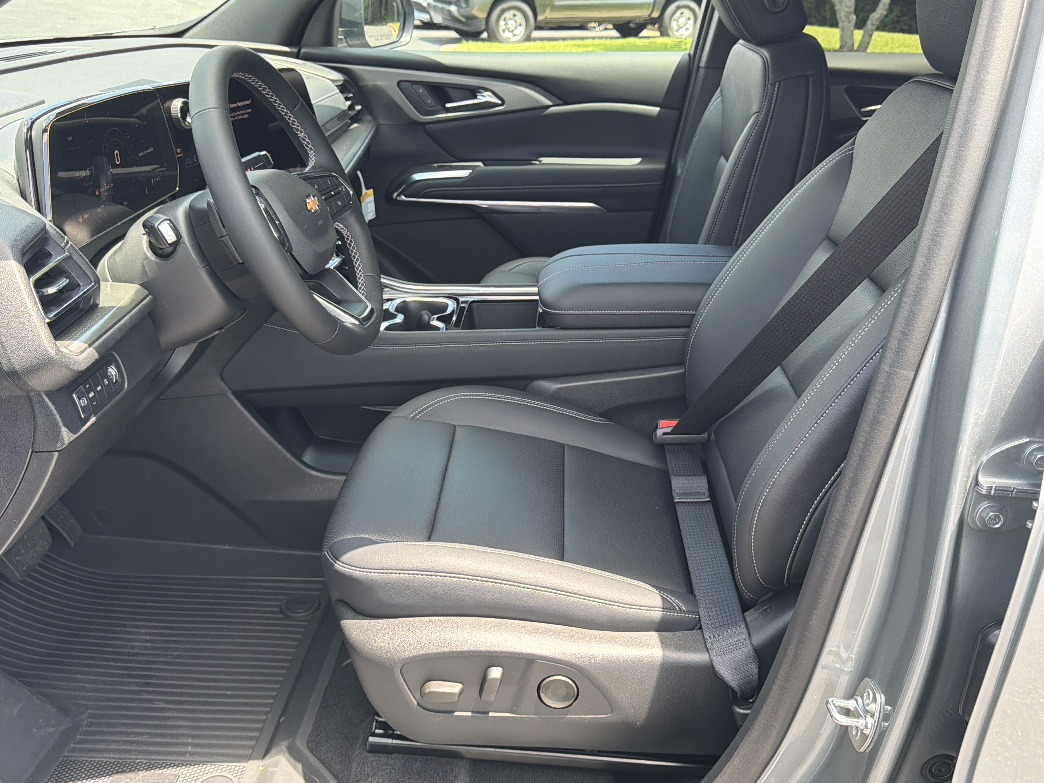 2026 Chevrolet Traverse AWD LT