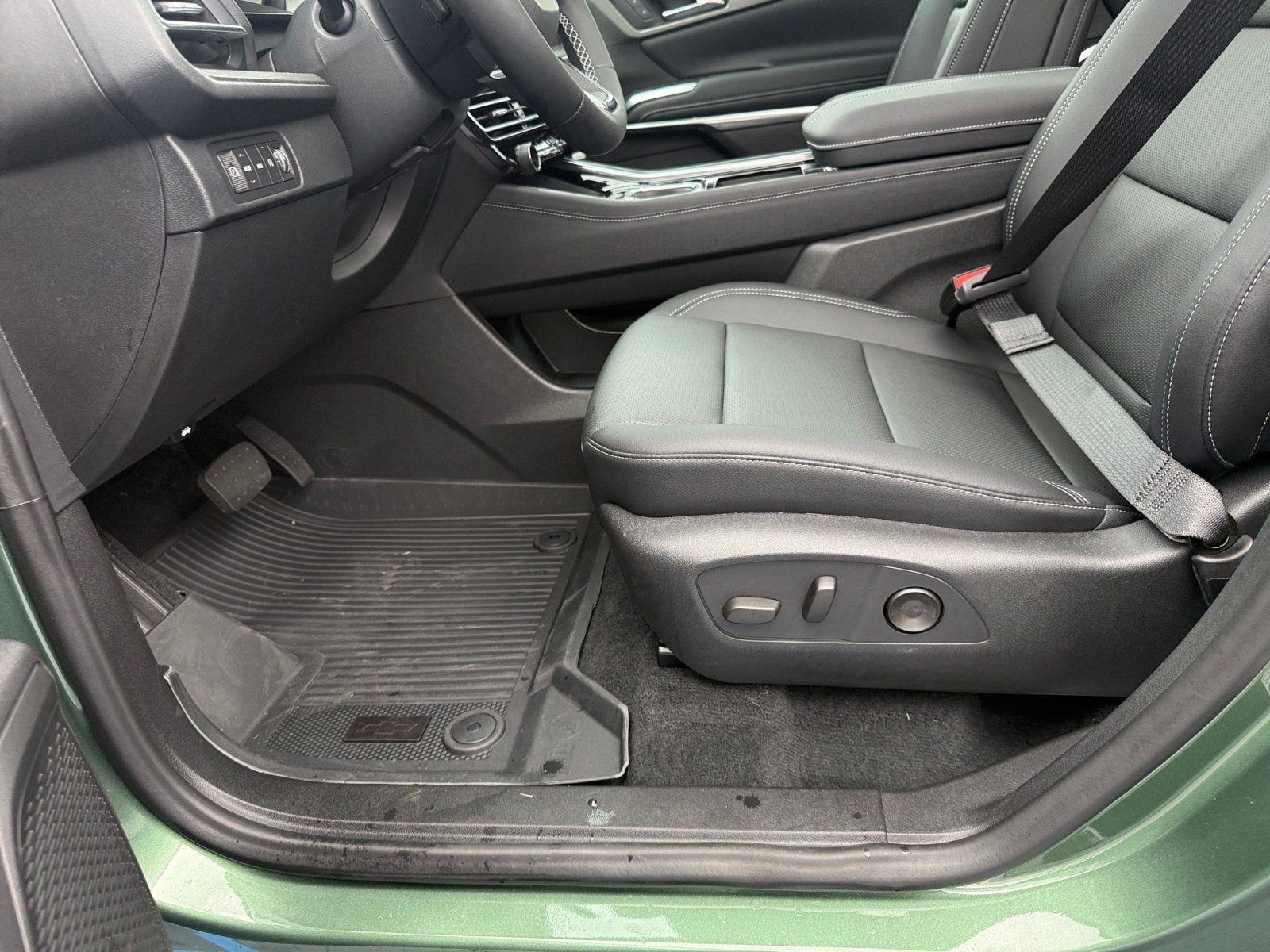 2027 Chevrolet Traverse AWD LT