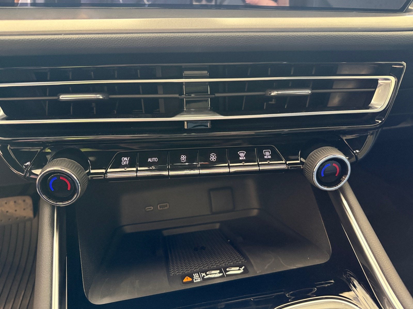 2027 Chevrolet Traverse AWD LT