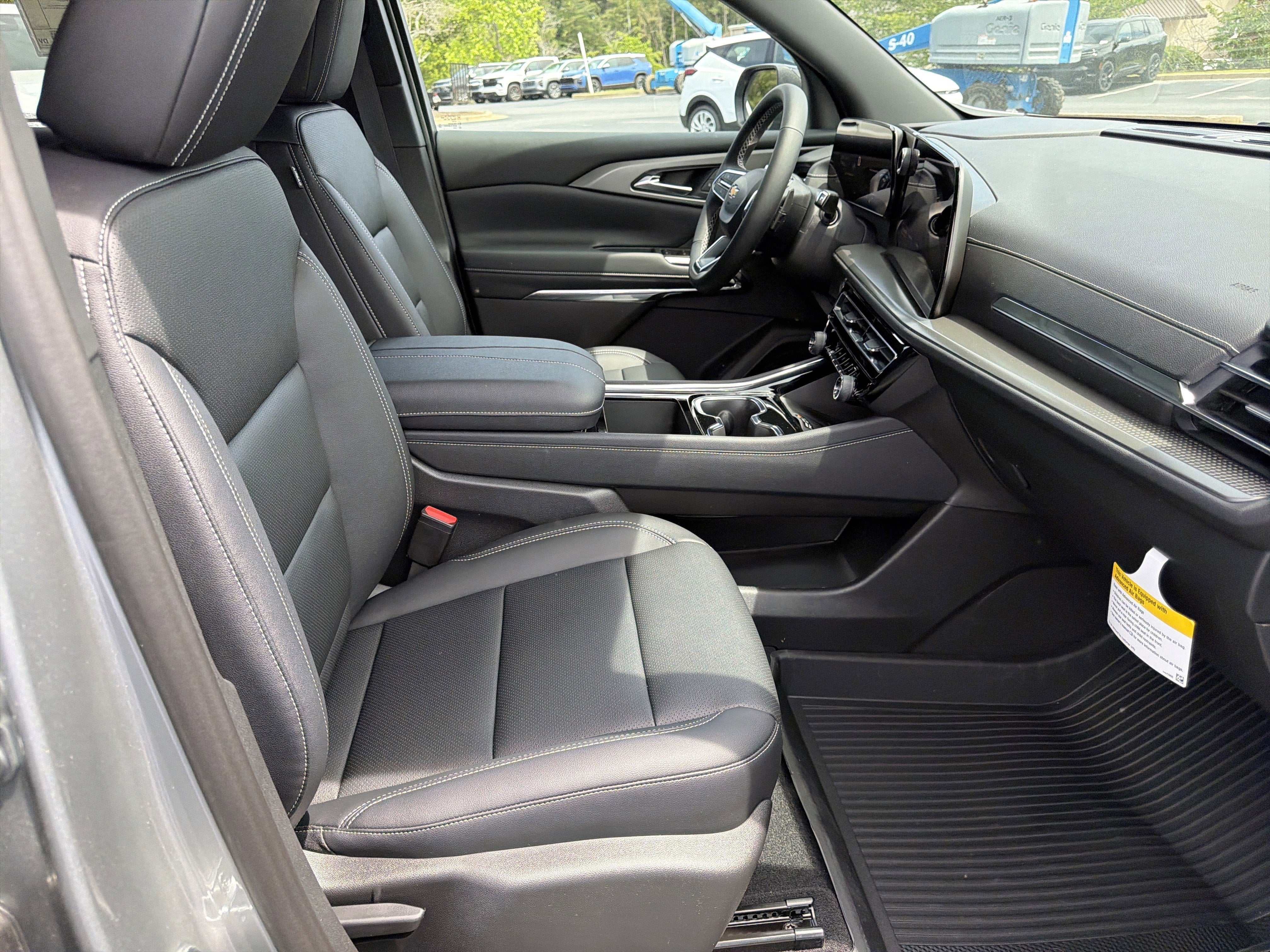 2025 Chevrolet Traverse AWD LT