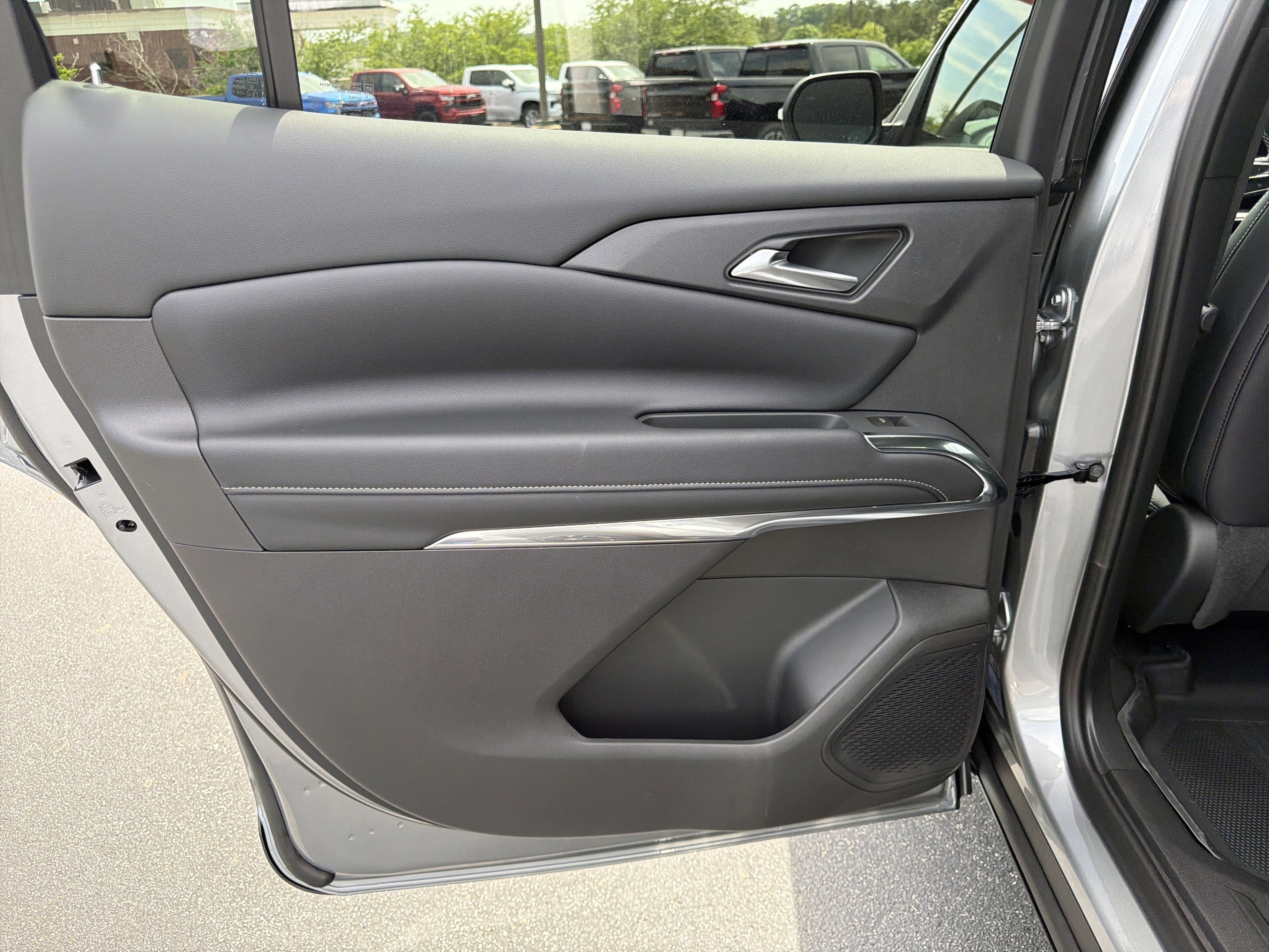 2025 Chevrolet Traverse AWD LT