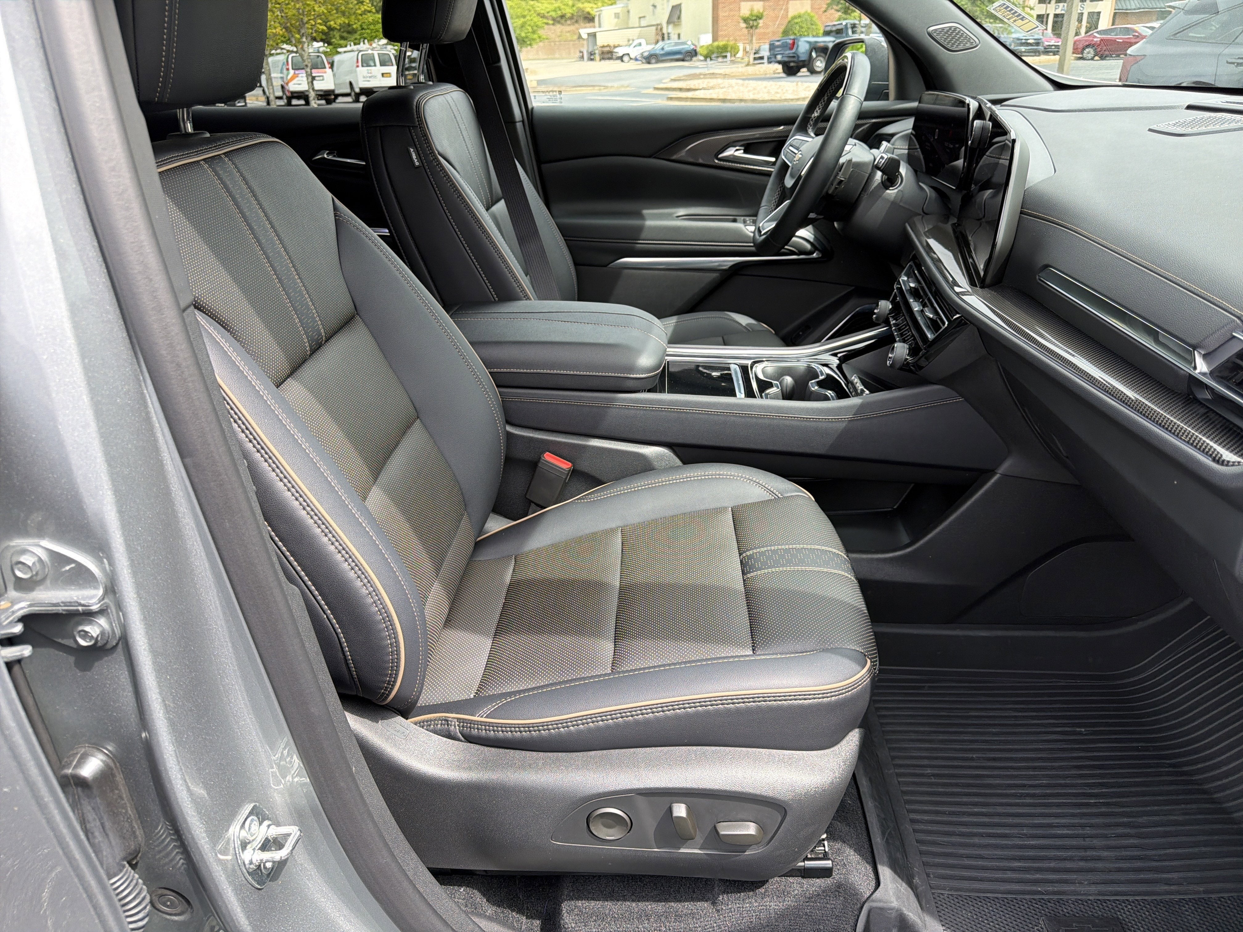 2025 Chevrolet Traverse AWD High Country