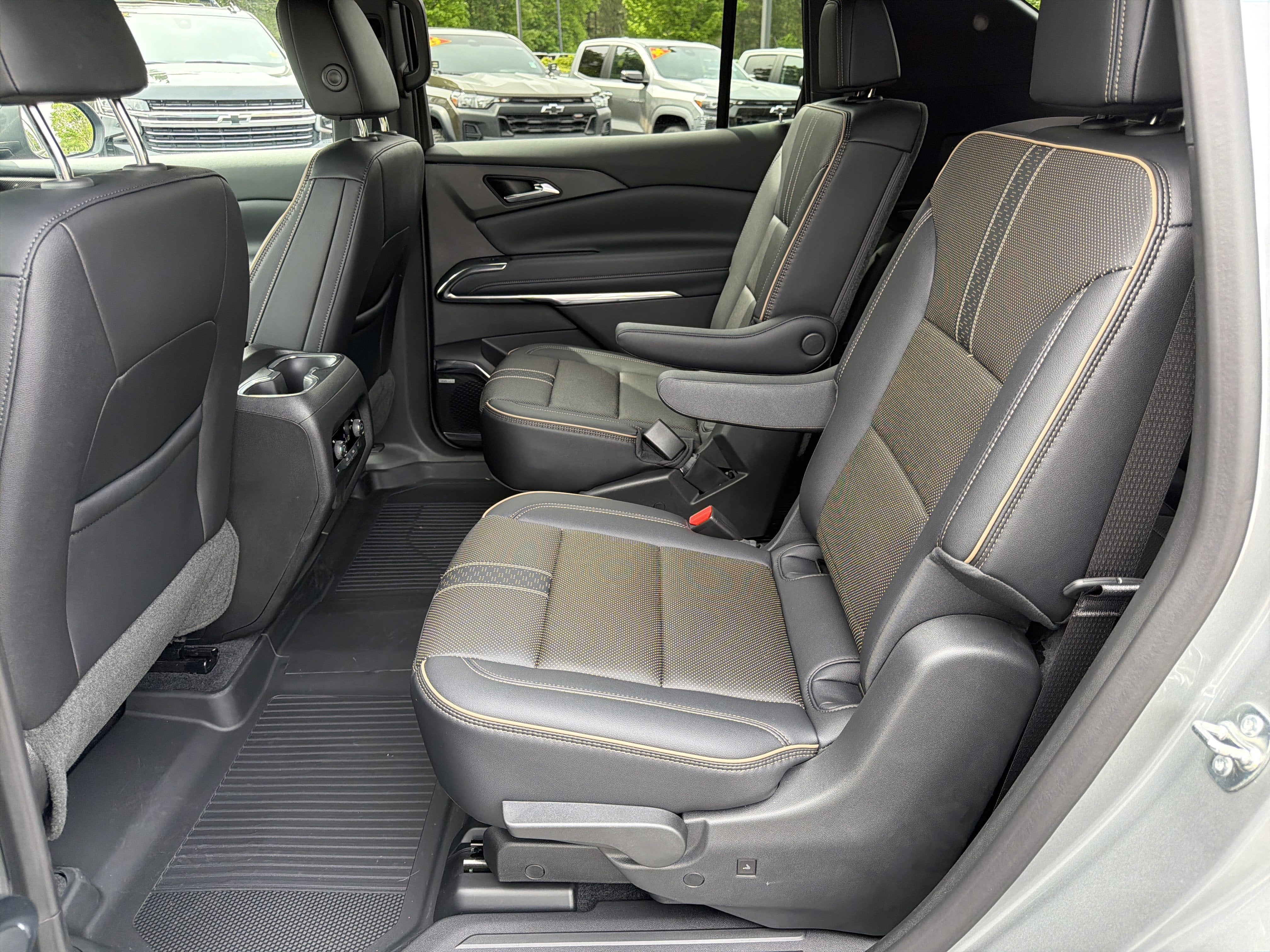 2025 Chevrolet Traverse AWD High Country