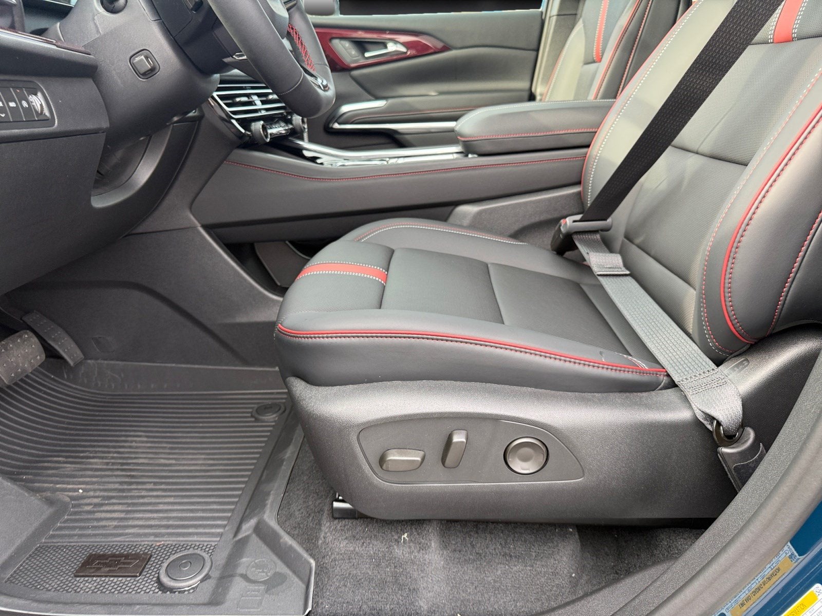 2027 Chevrolet Traverse AWD RS