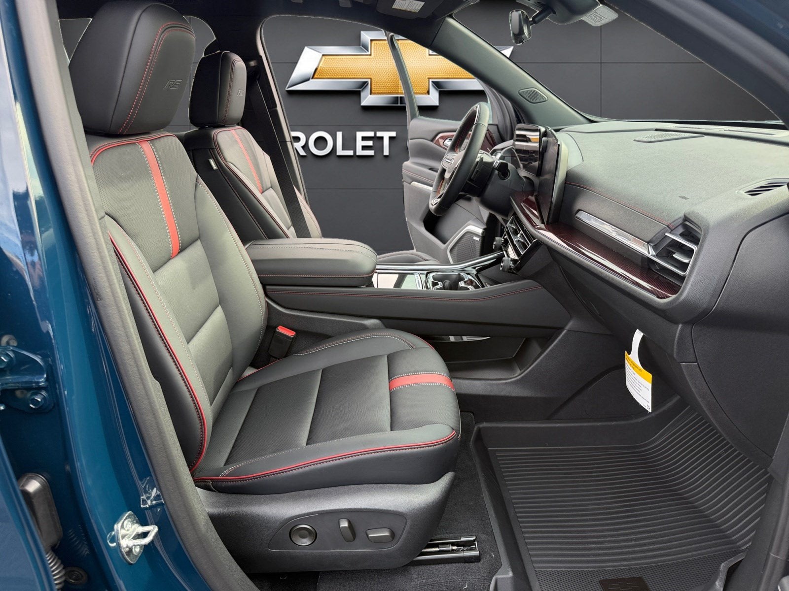 2027 Chevrolet Traverse AWD RS
