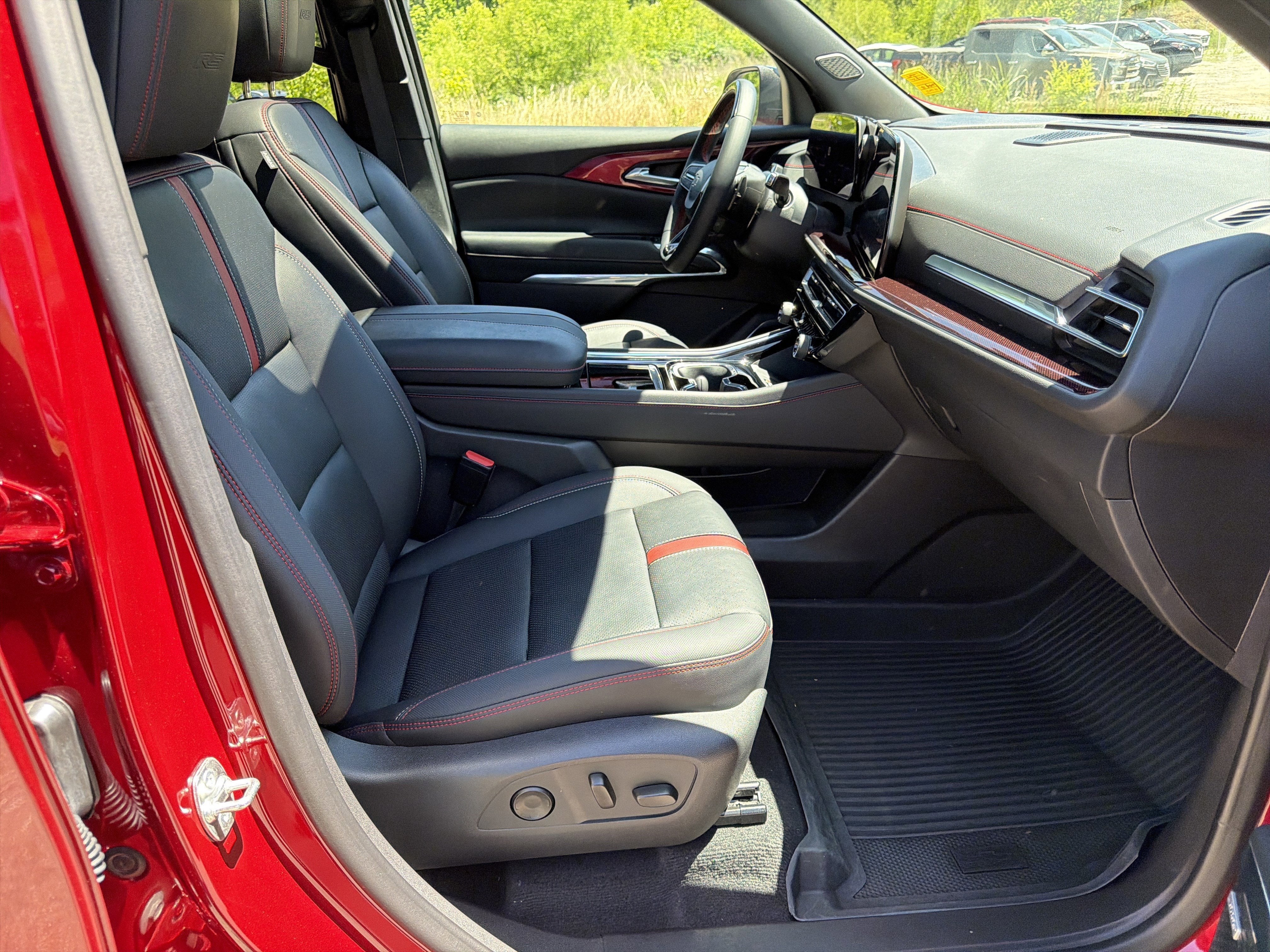 2025 Chevrolet Traverse AWD RS