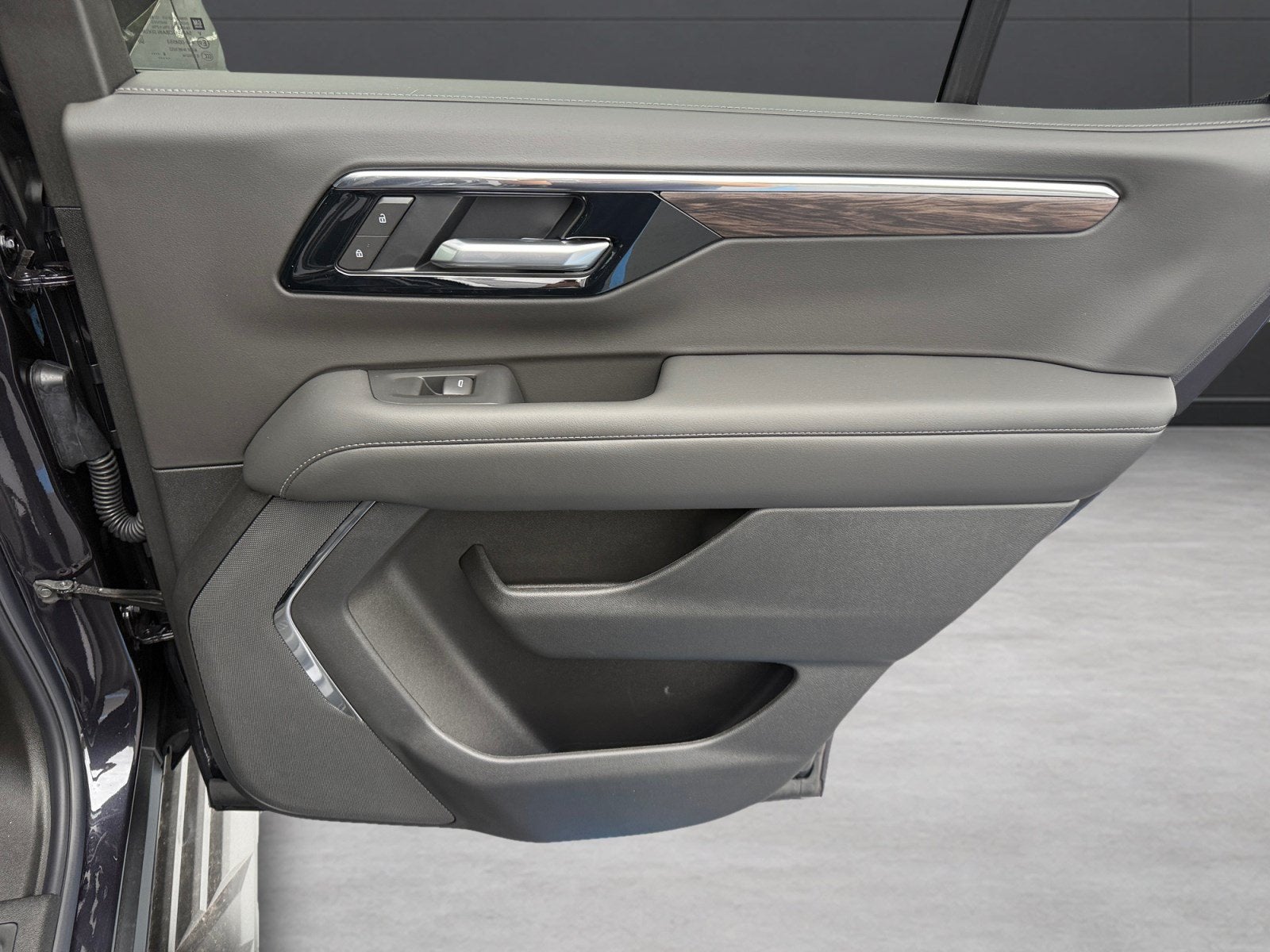 2027 Chevrolet Tahoe LS