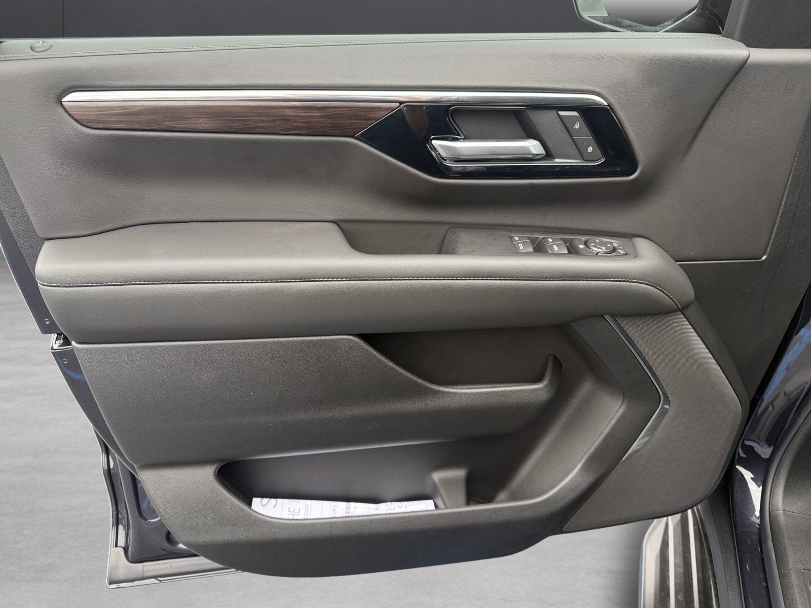 2027 Chevrolet Tahoe LS