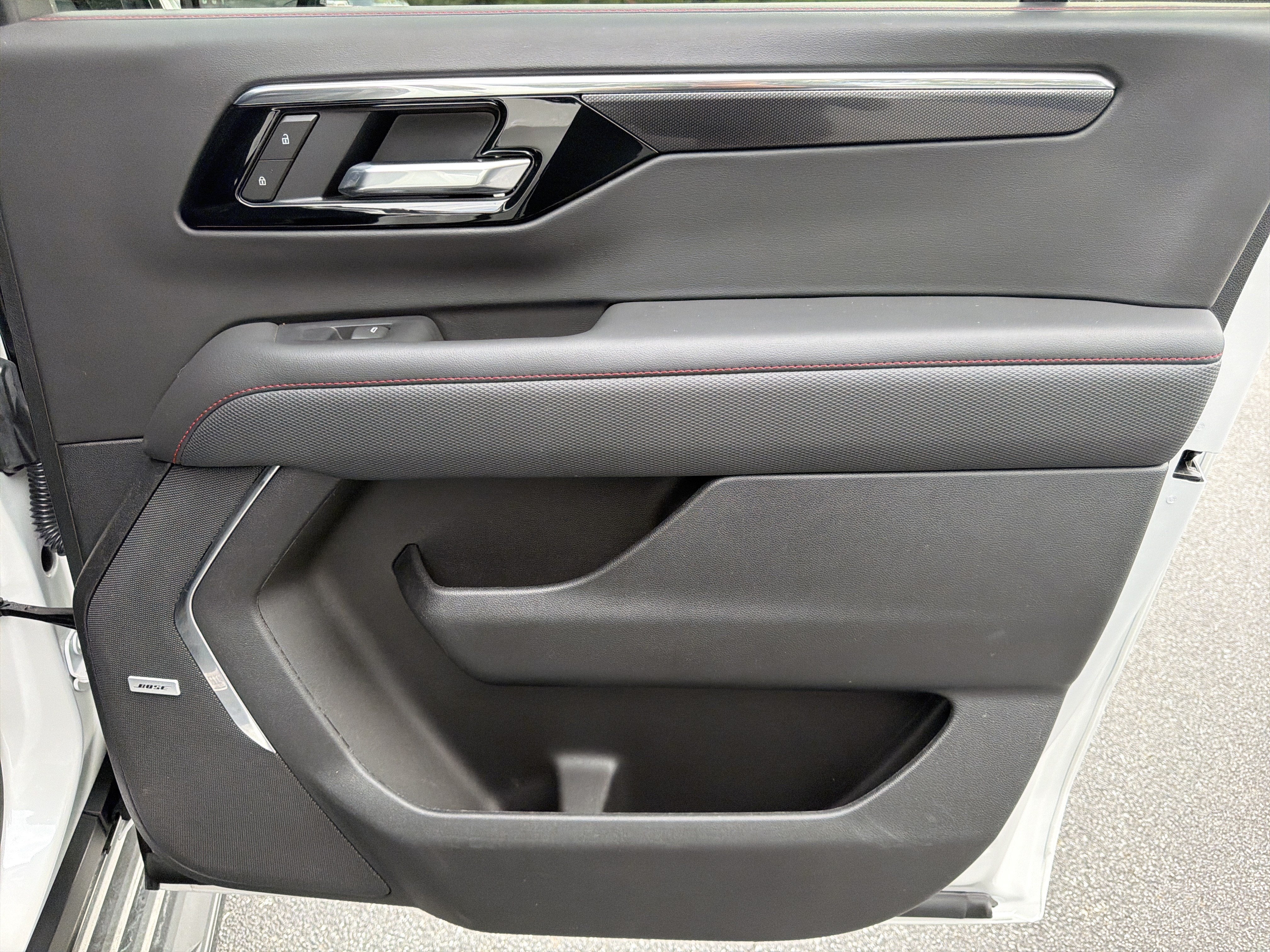 2025 Chevrolet Suburban RST