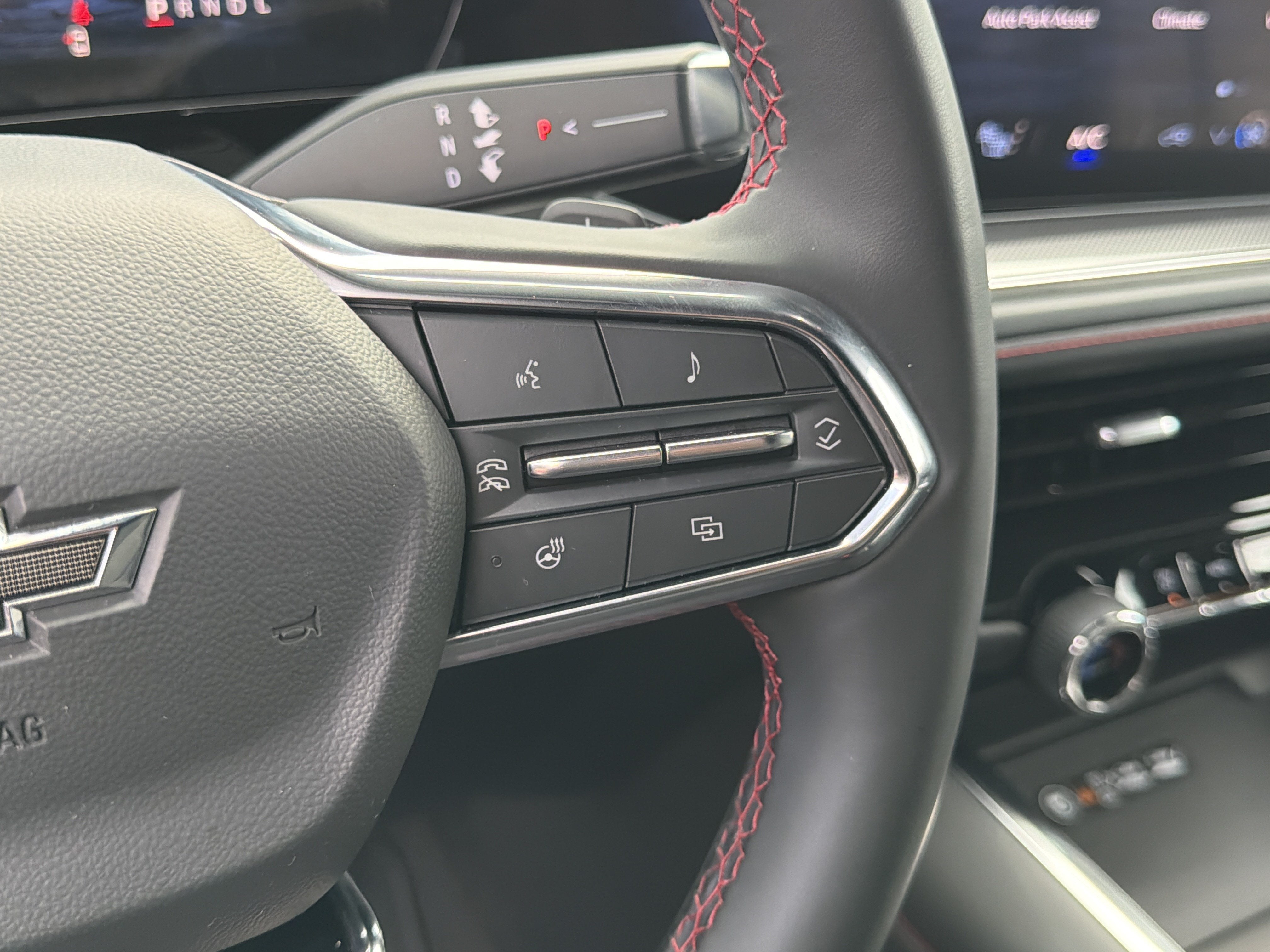 2025 Chevrolet Suburban RST