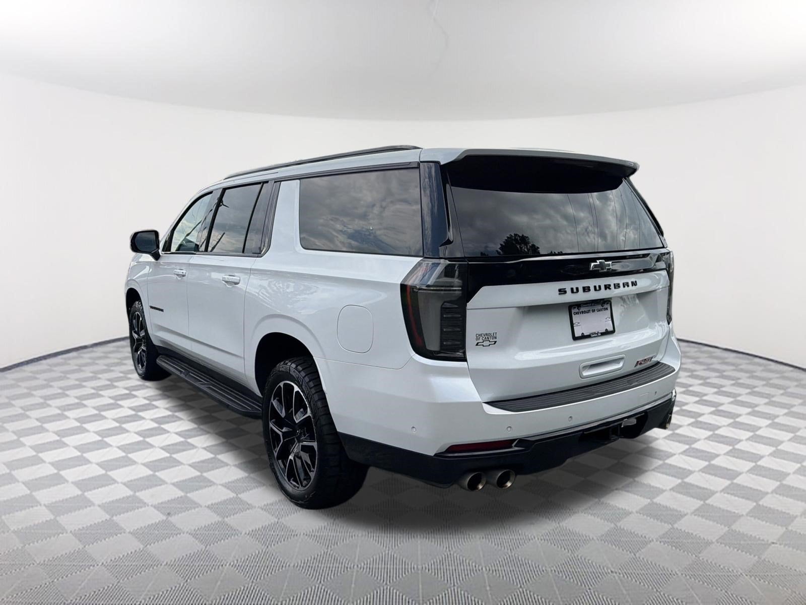 2025 Chevrolet Suburban RST