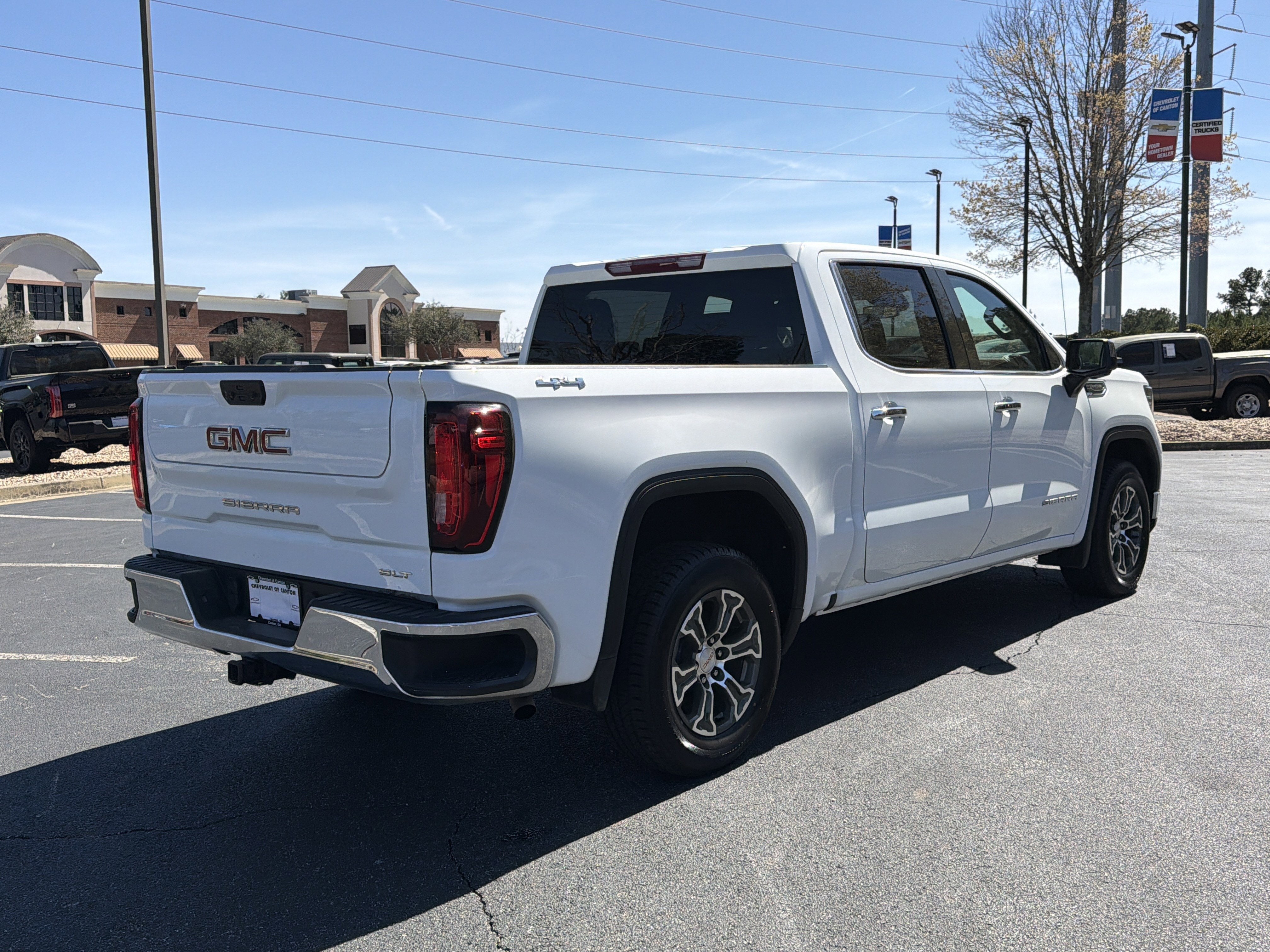 2025 GMC Sierra 1500 SLT